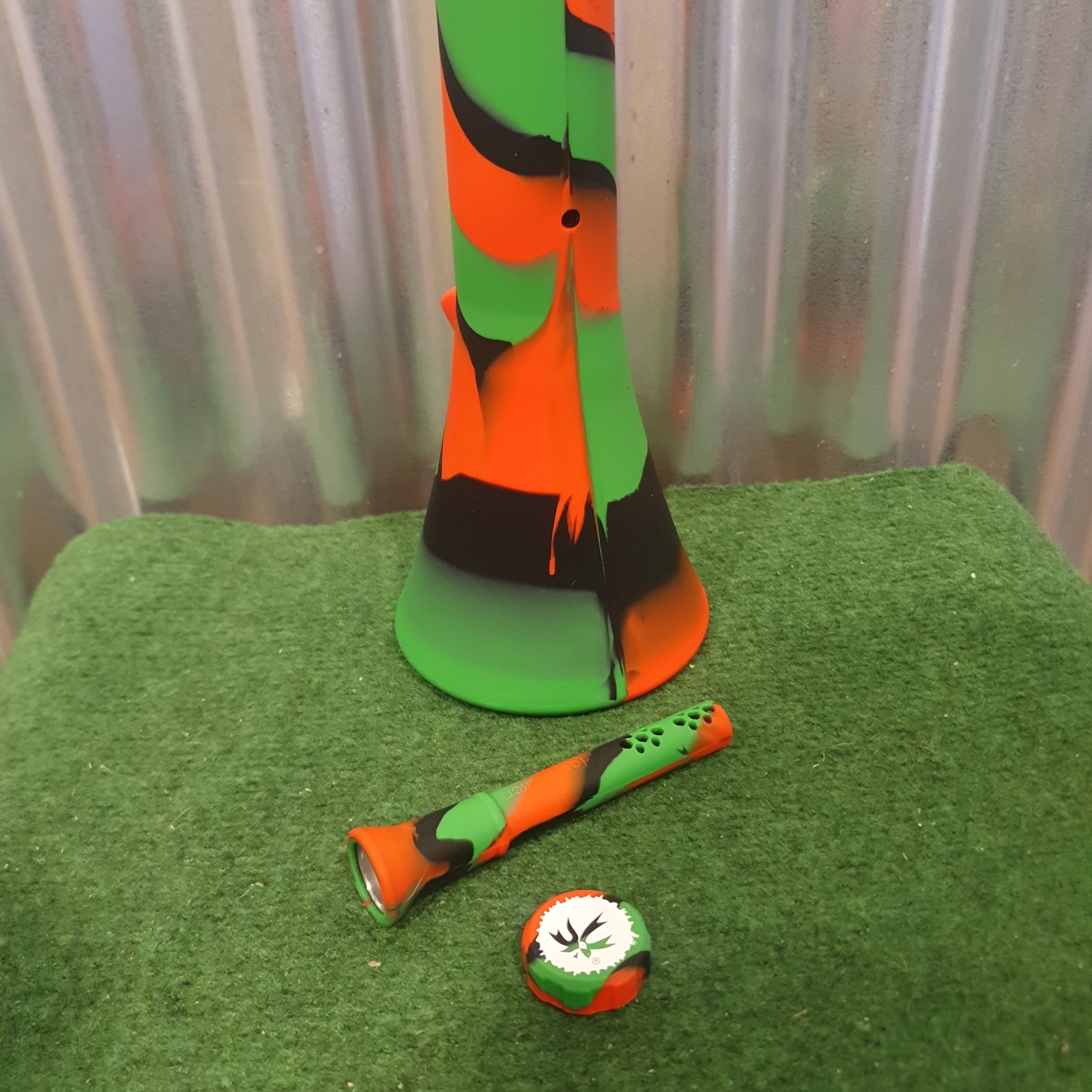 PieceMaker "Kirby" Kwest Swirl Silicone Bong - 37cm (Ø45mm)