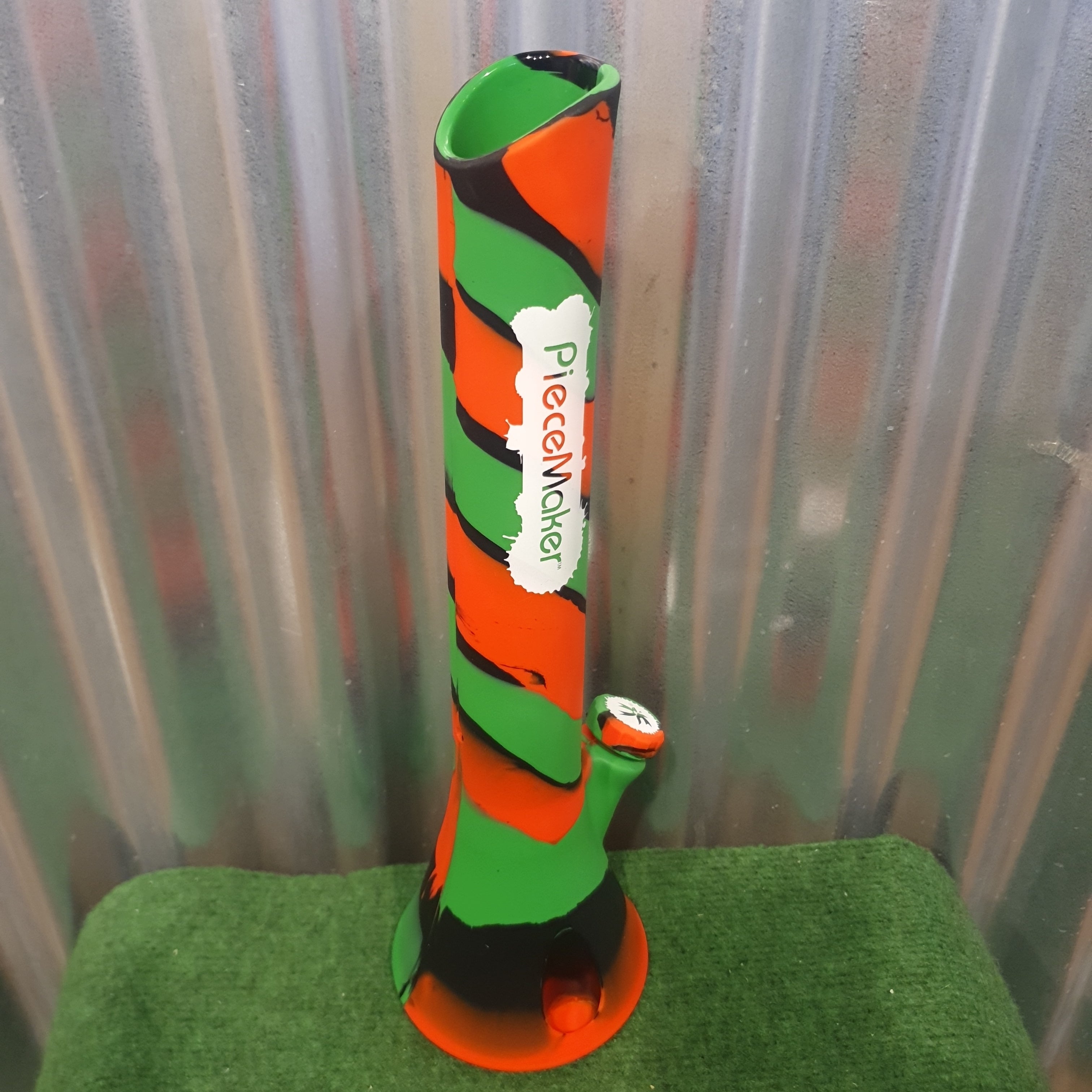 PieceMaker "Kirby" Kwest Swirl Silicone Bong - 37cm (Ø45mm)