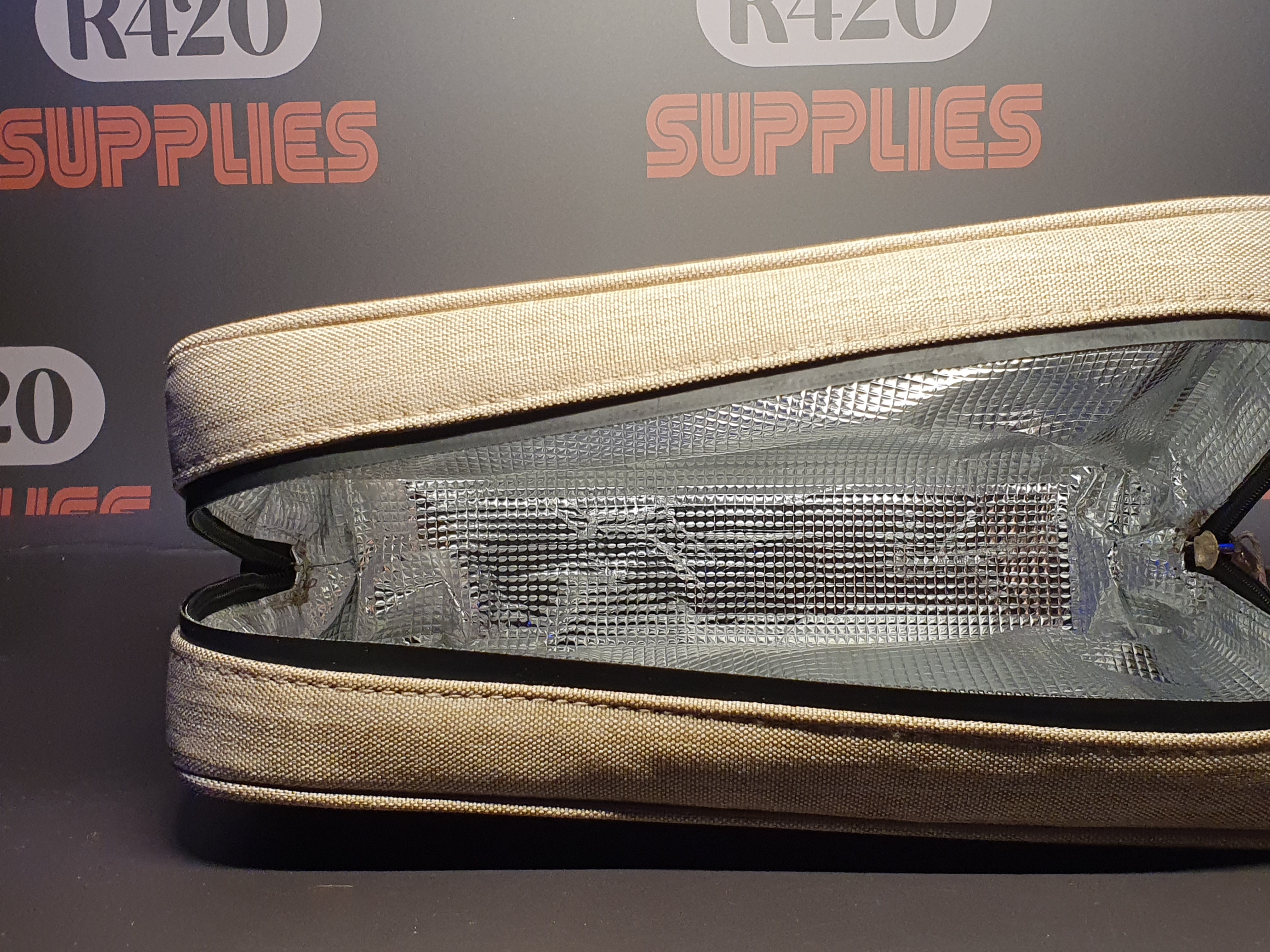 RAW Smell Proof Smoker's Pouch - Large