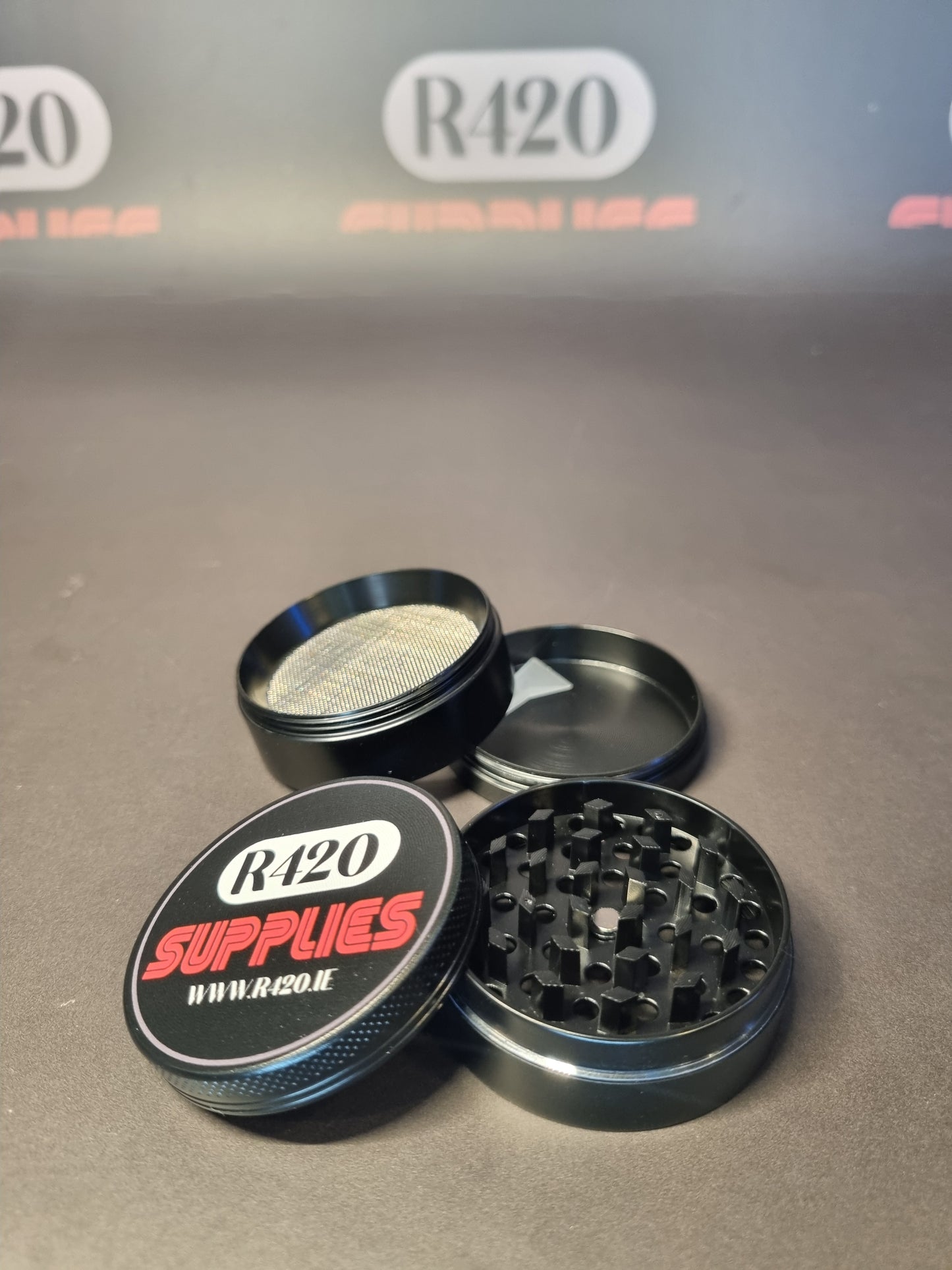 R420 Supplies Metal Grinder - 50mm - 4 Part