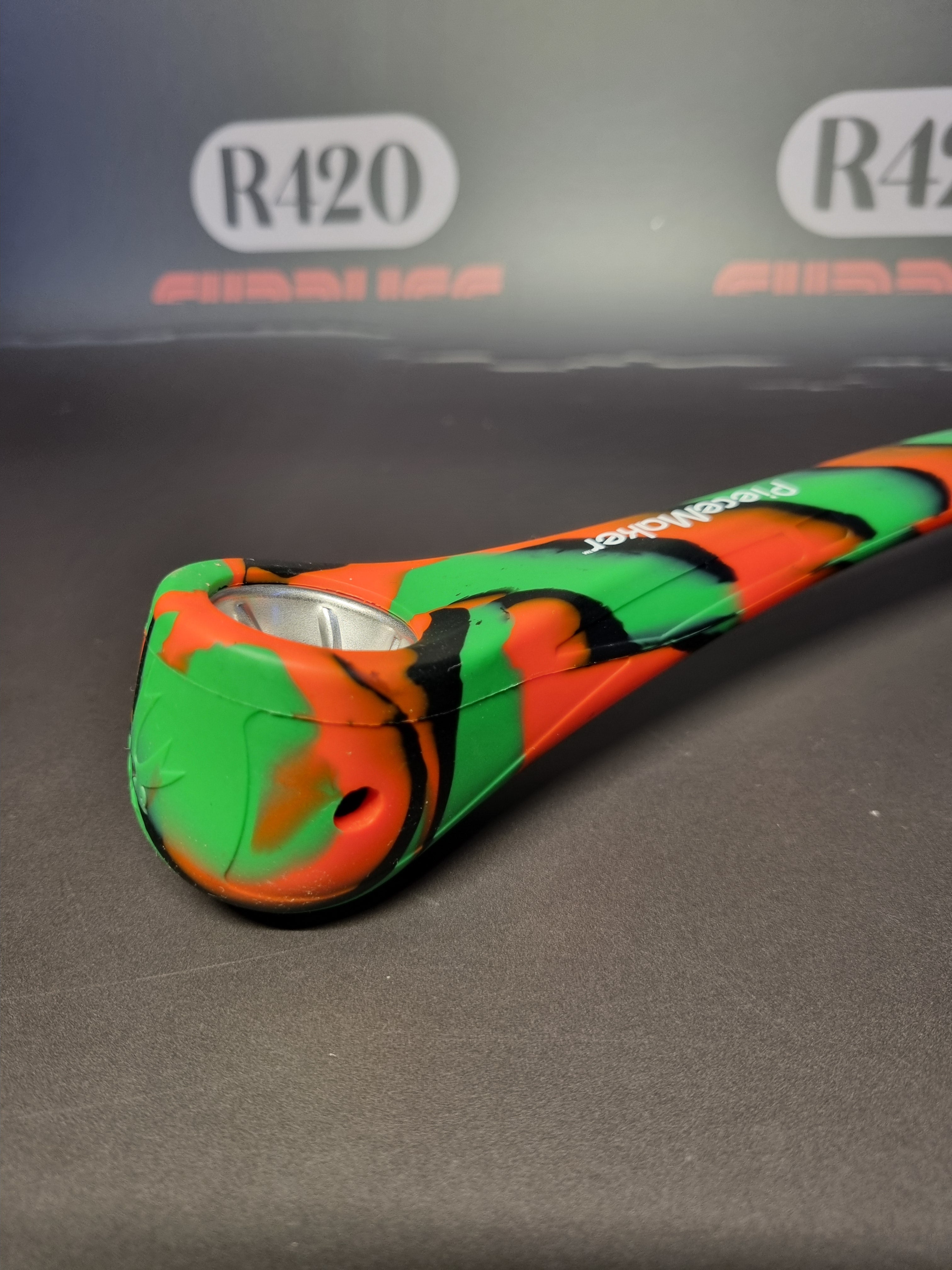 PieceMaker Konjurer Swirl Silicone Hand Pipe - 31cm (Ø28mm)