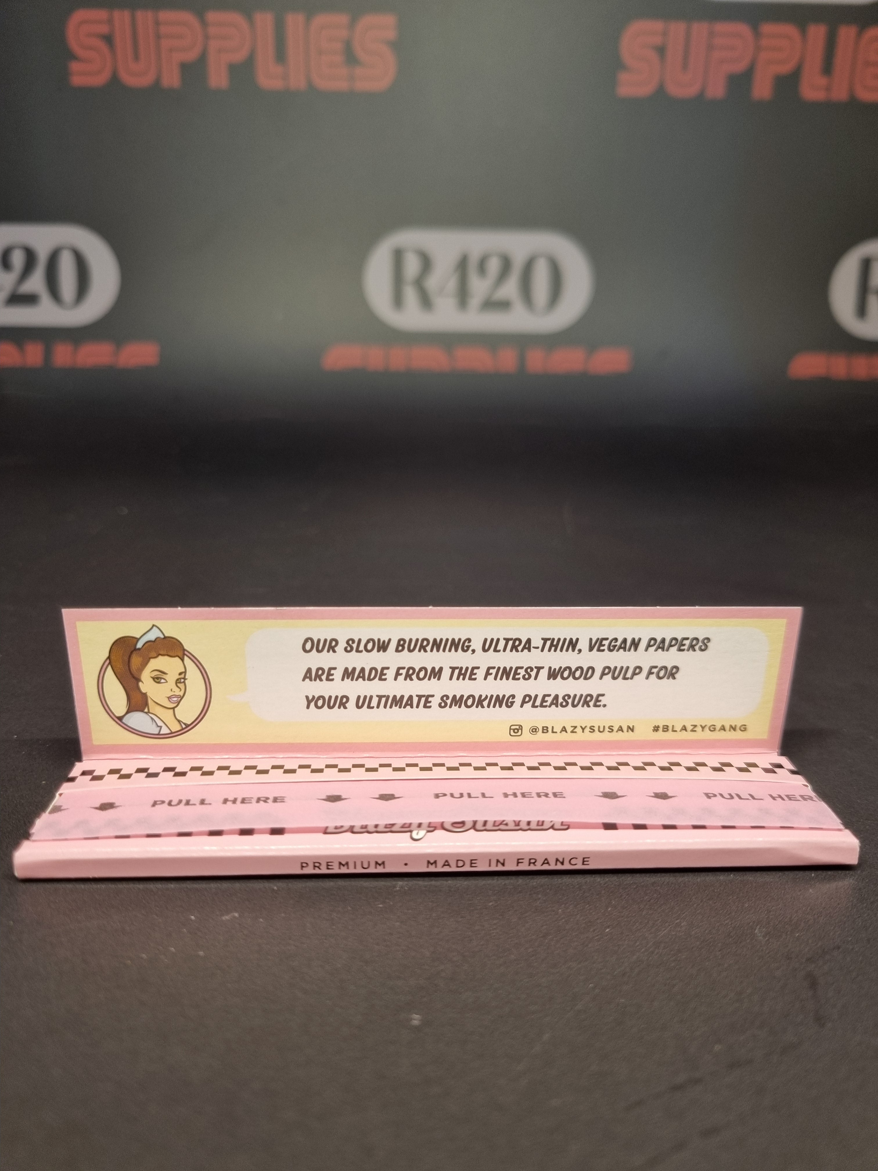 Blazy Susan Kingsize Slim Rolling Papers - Pink
