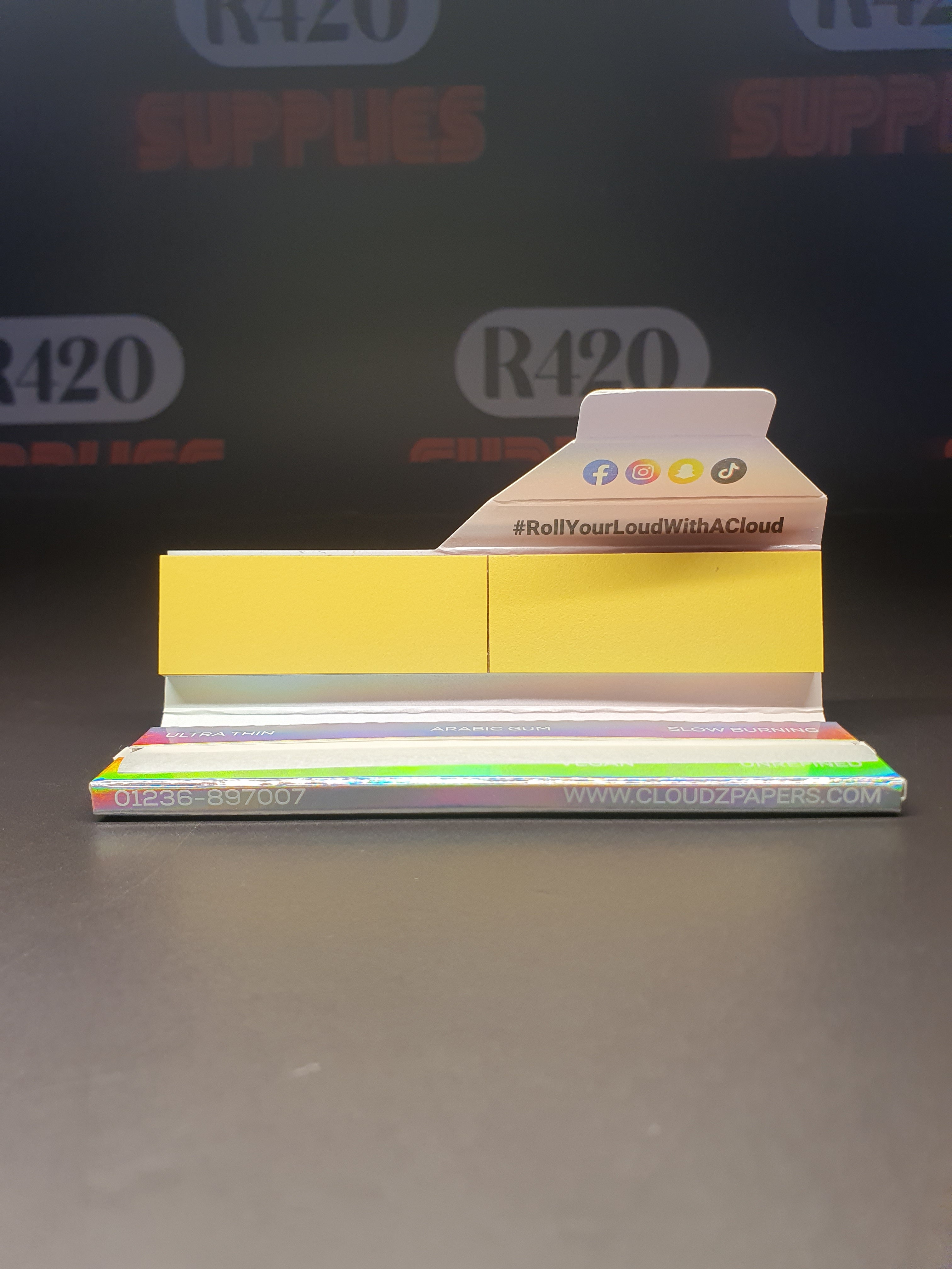 Cloudz Kingsize Rolling Papers & Tips - White