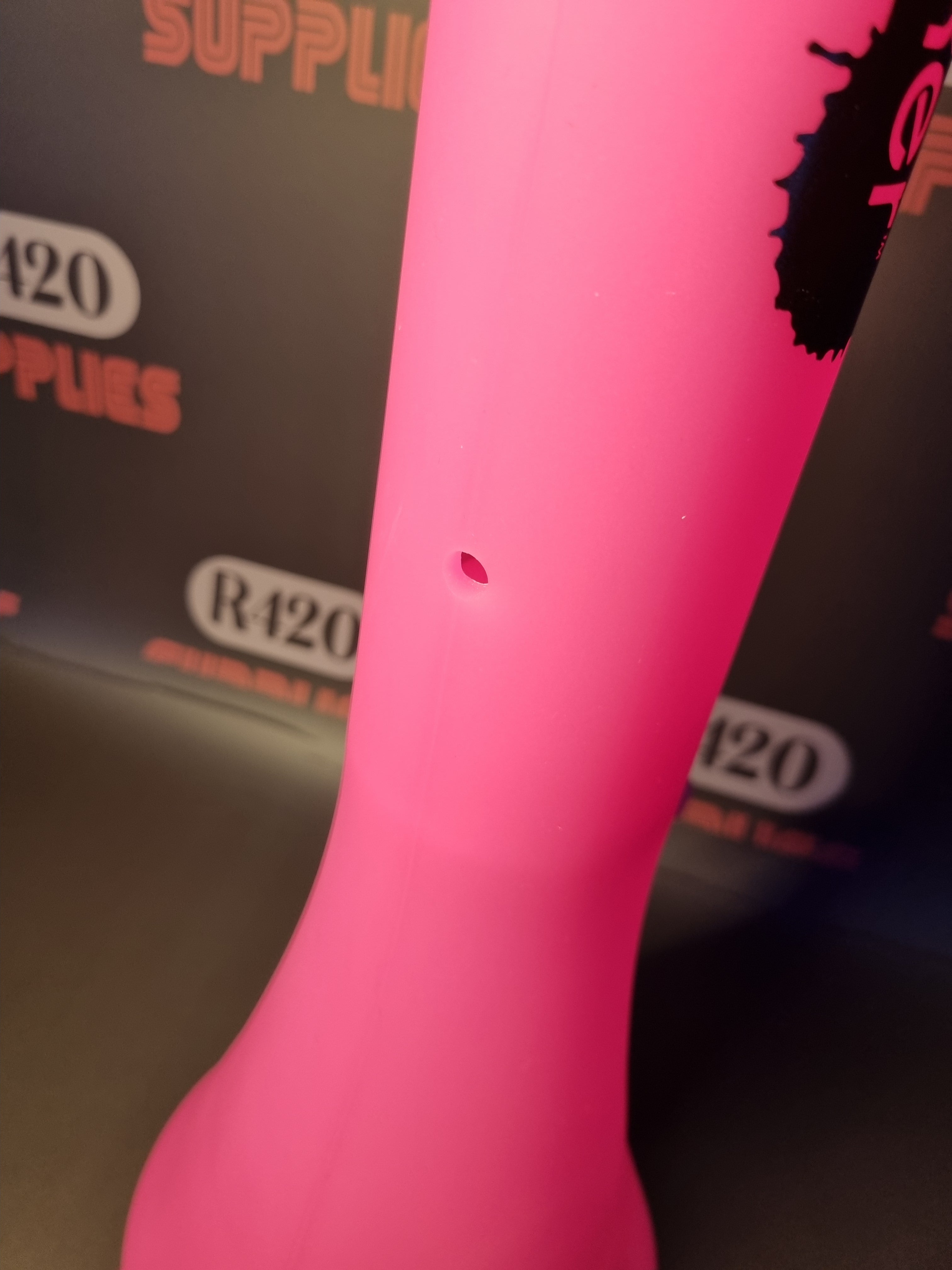 PieceMaker "Kahuna" Miss Pinky Glow - Silicone Bong - 55cm (Ø66mm)