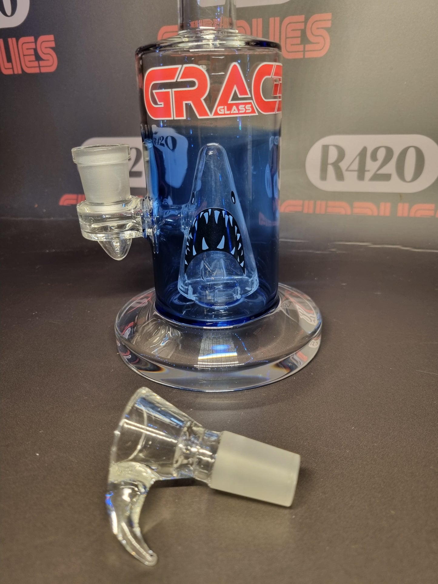 Grace Glass - Shark Attack Bong - Ocean Blue - H: 28cm