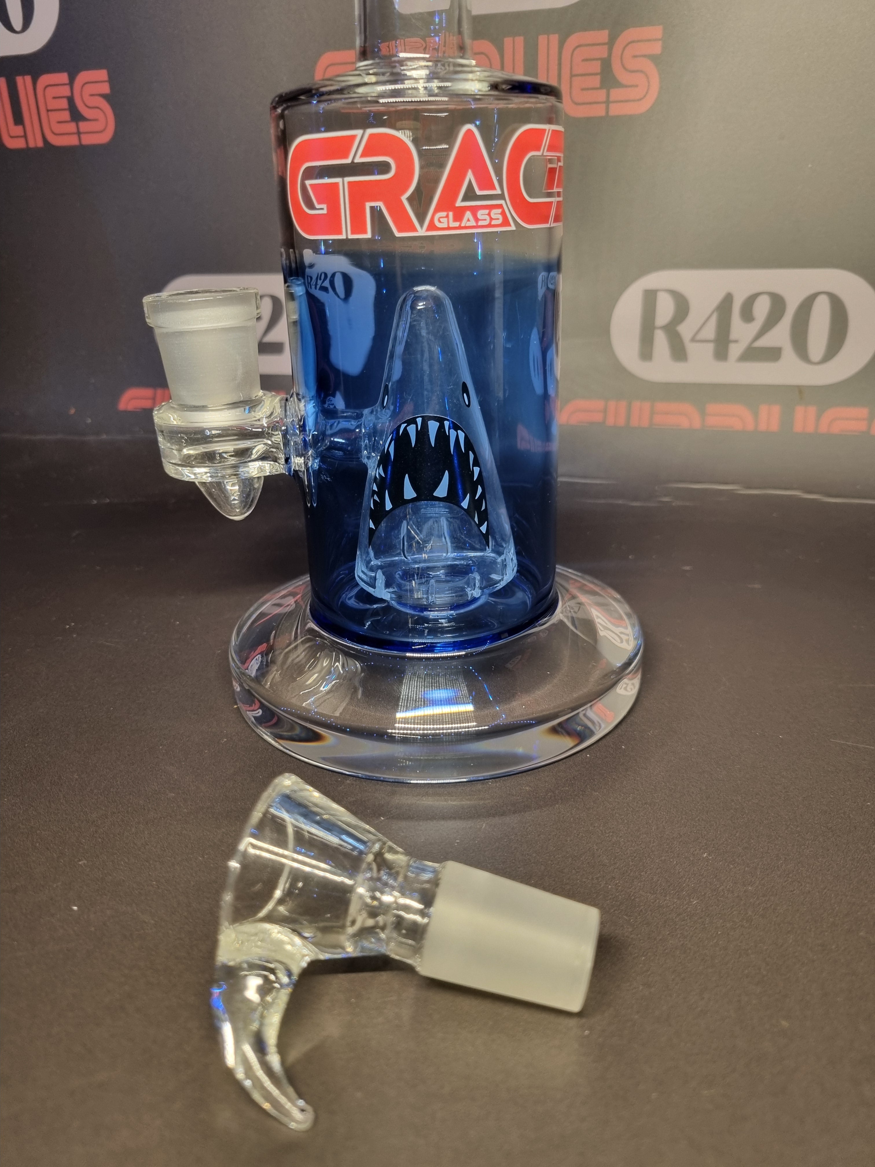 Grace Glass - Shark Attack Bong - Ocean Blue - H: 28cm