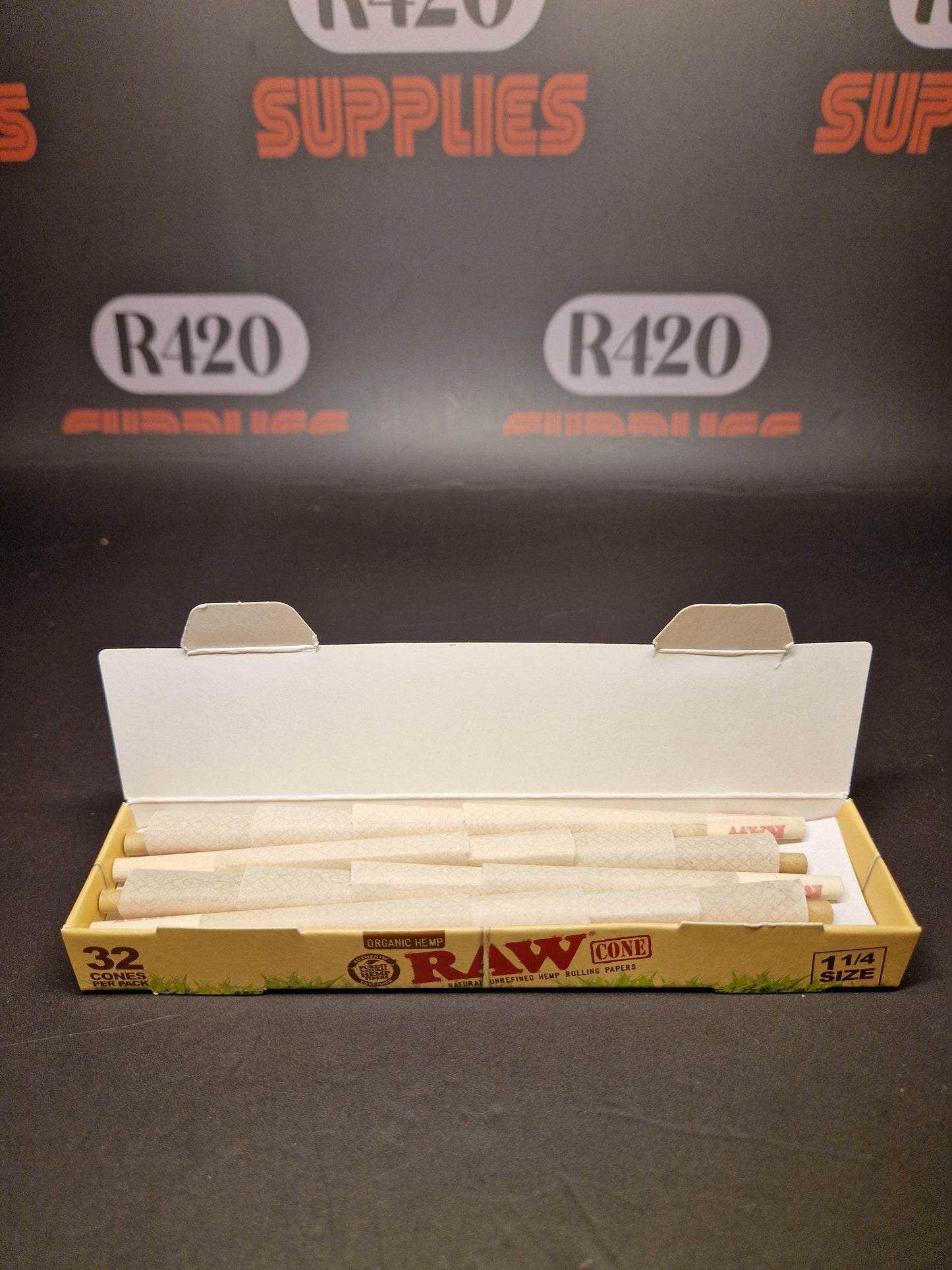 RAW Organic 1 1/4 Cones - 32 Pack