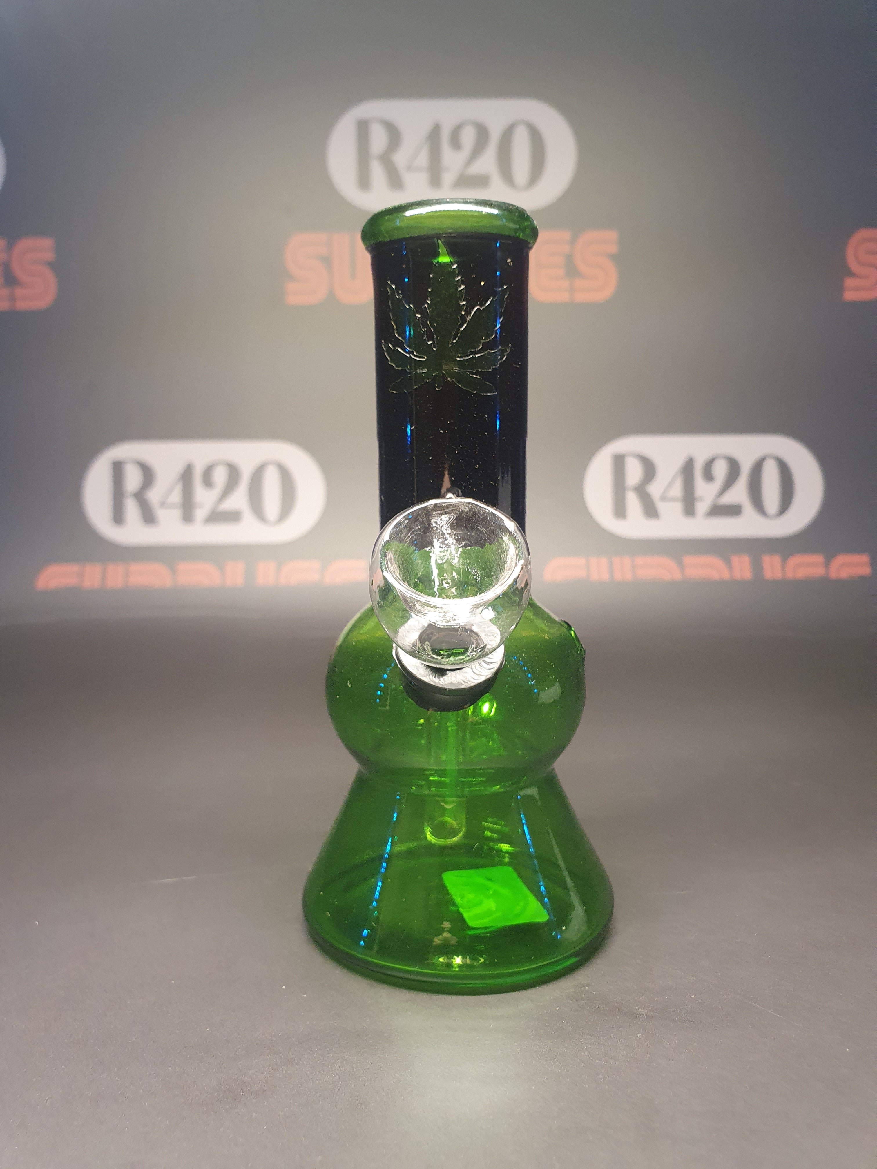 Mini Glass Bong - 136mm - Green