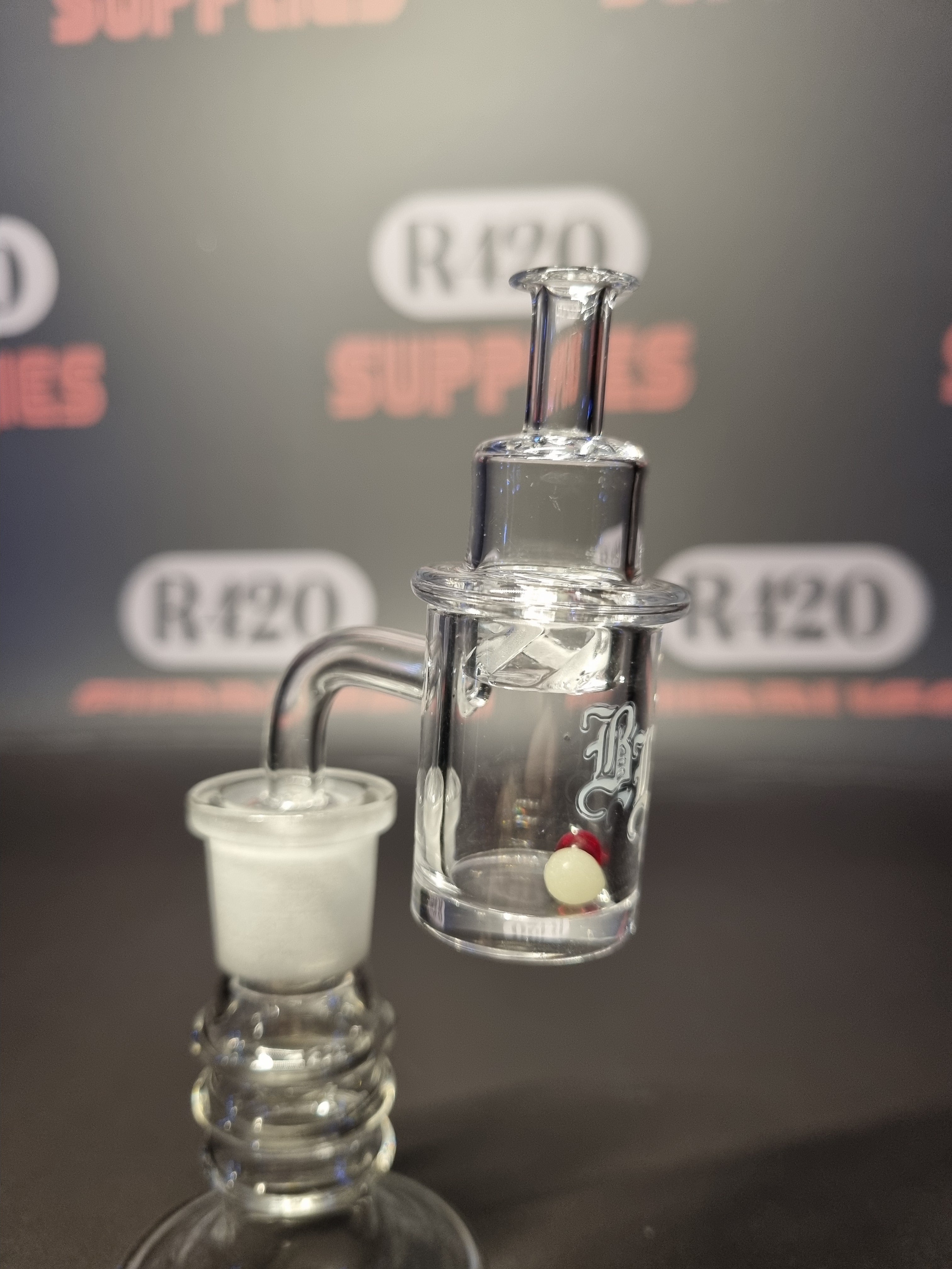 Quartz Banger - 18mm / 90° Male Fitting - Spinner Carb Cap & Pearls