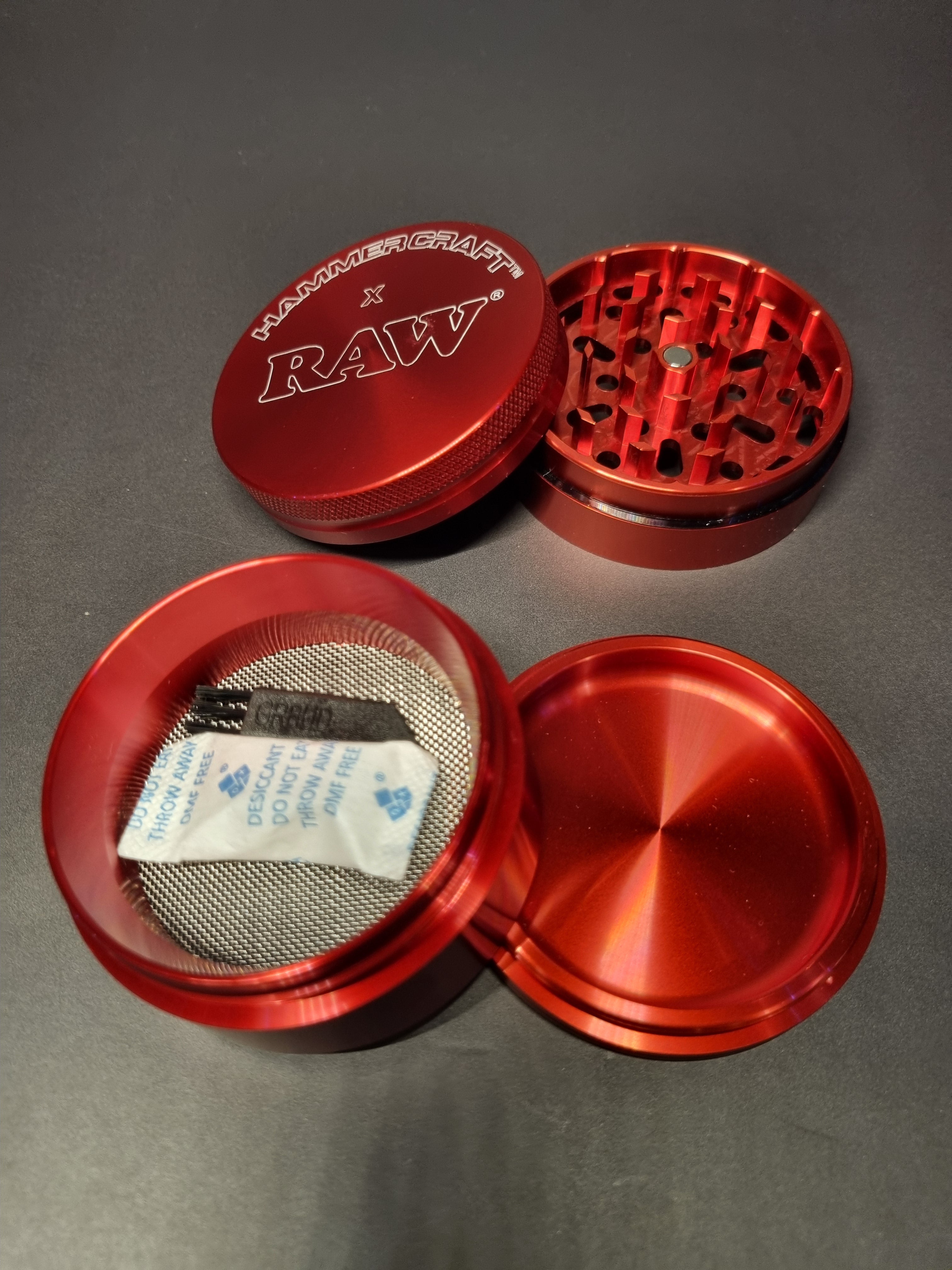 Hammercraft x RAW Aluminium Grinder - 4 Piece - Large 61mm - Red