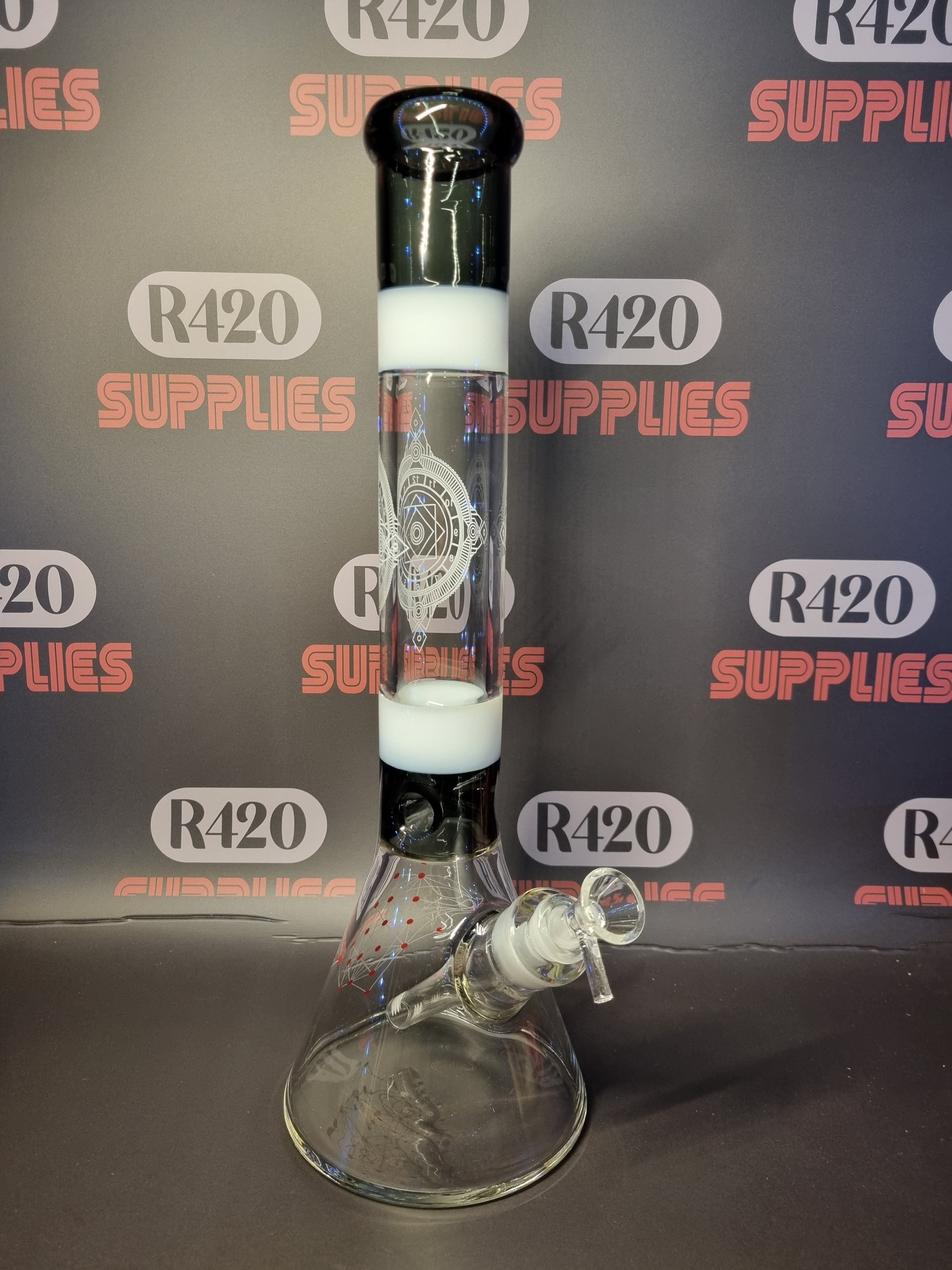 Black and White Mixed Geometric Design Bong - H:41cm - Ø:50mm SG:18.8mm - 7mm thickness