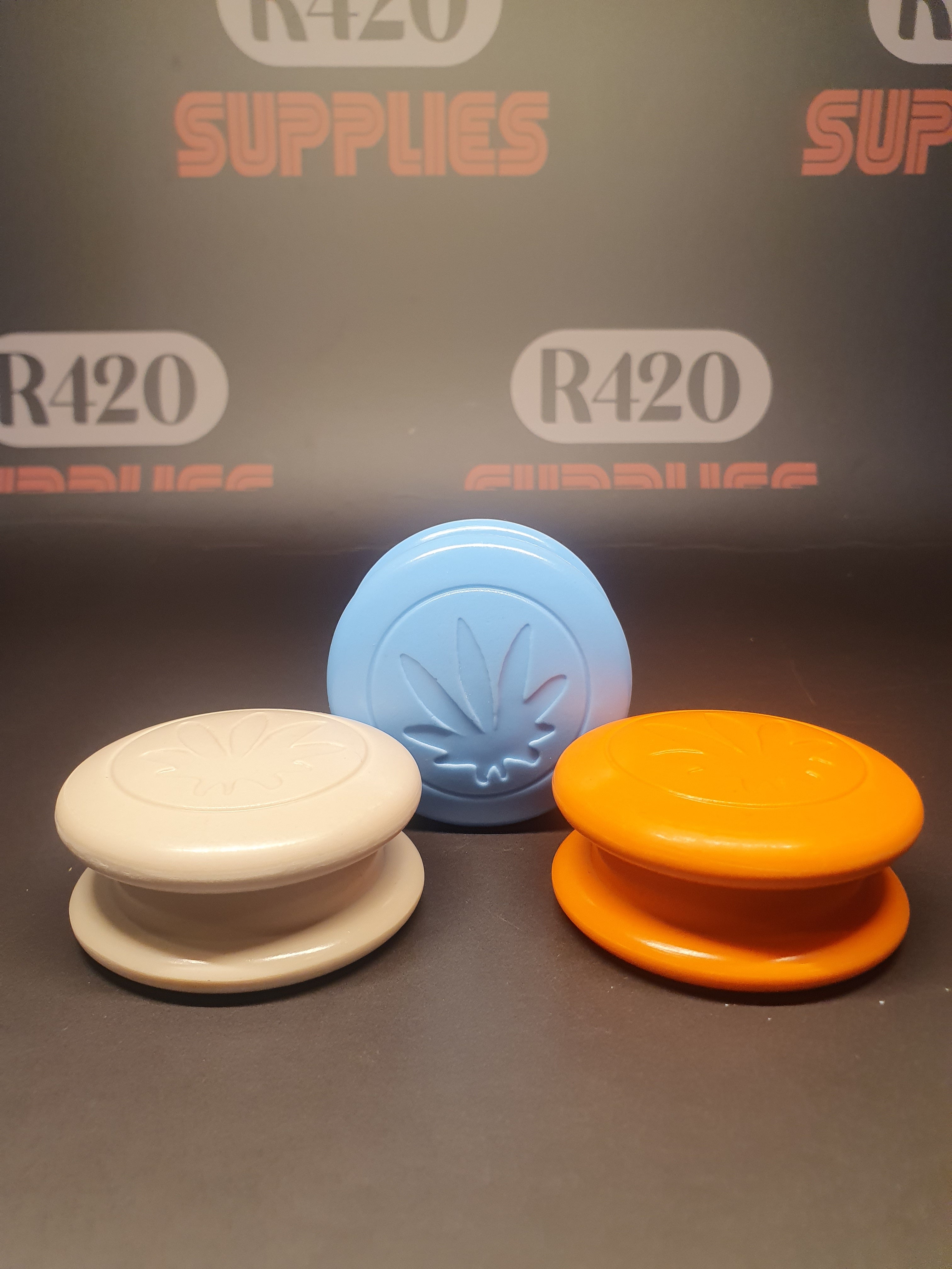 Two Piece Grinder with Metal Pins - 58mm