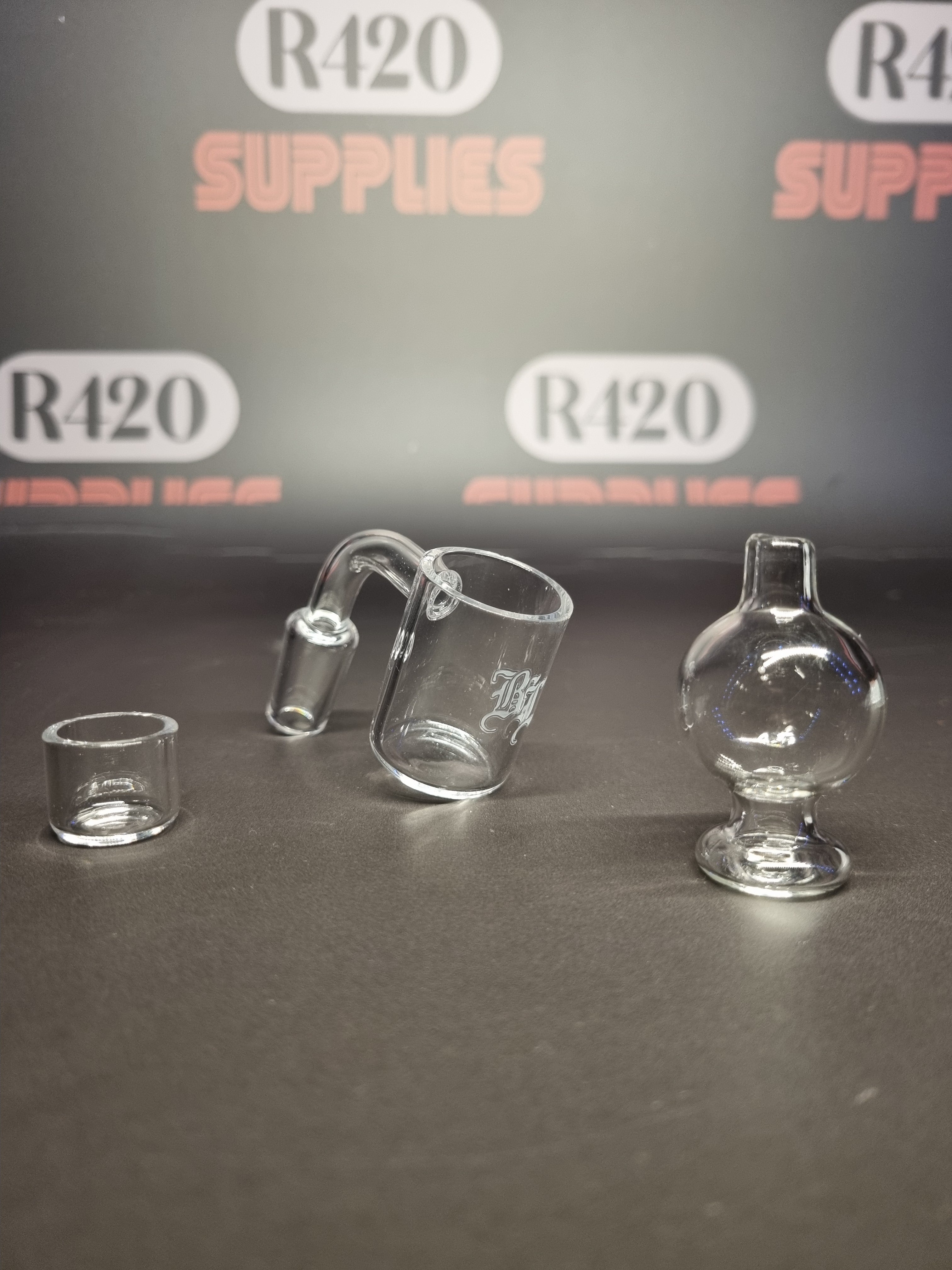 Quartz Banger - 14mm / 90° Male Fitting - Carb Cap & Dish