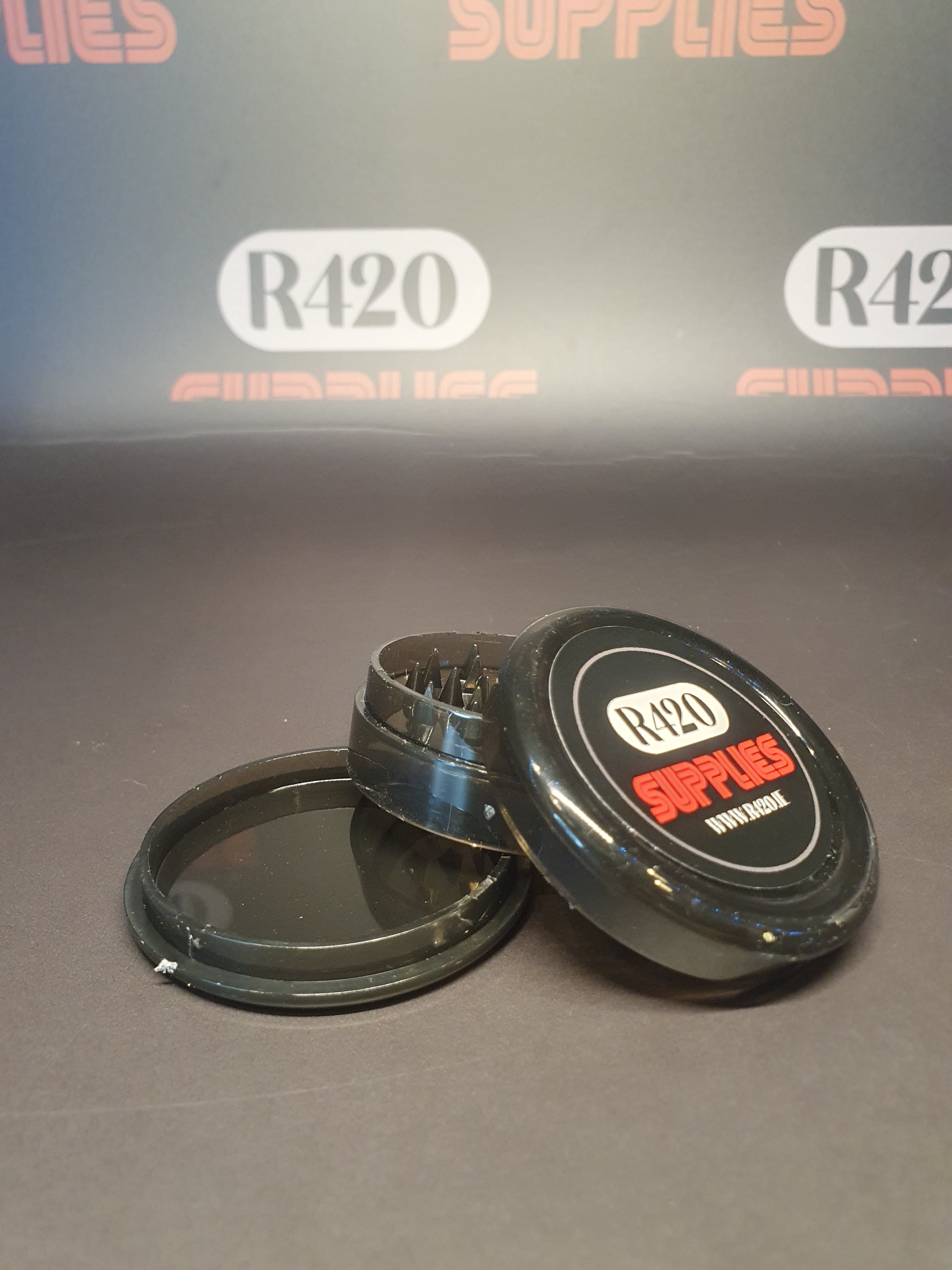 R420 Plastic 2 Piece Grinder - 60mm