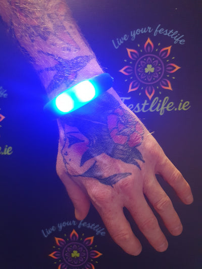 Verlicht het! LED Festival Armbanden - 6 Kleuren