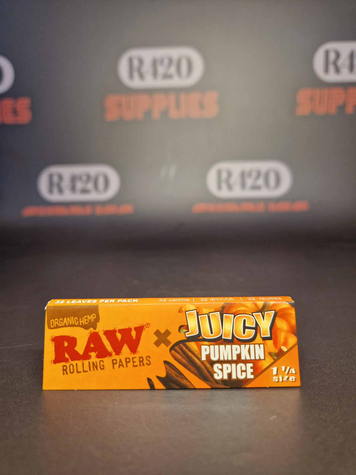 RAW x Juicy 1 1/4 Size Flavoured Skins - Pumpkin Spice