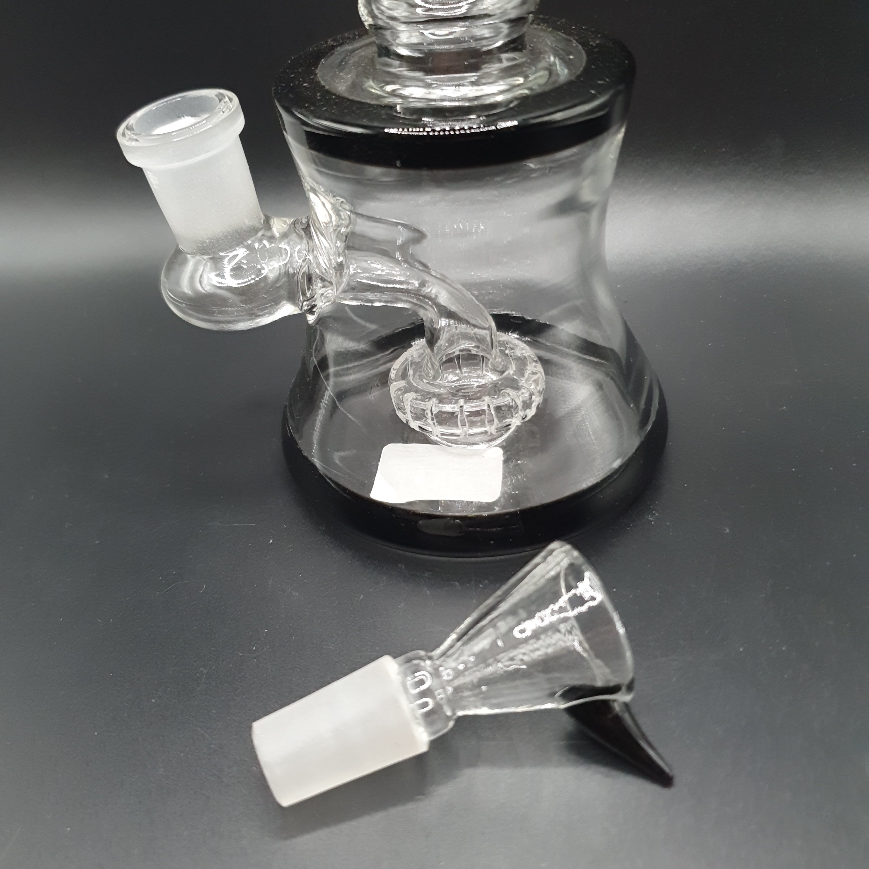 Breit - Glass Bubbler with Showerhead Percolator - Black