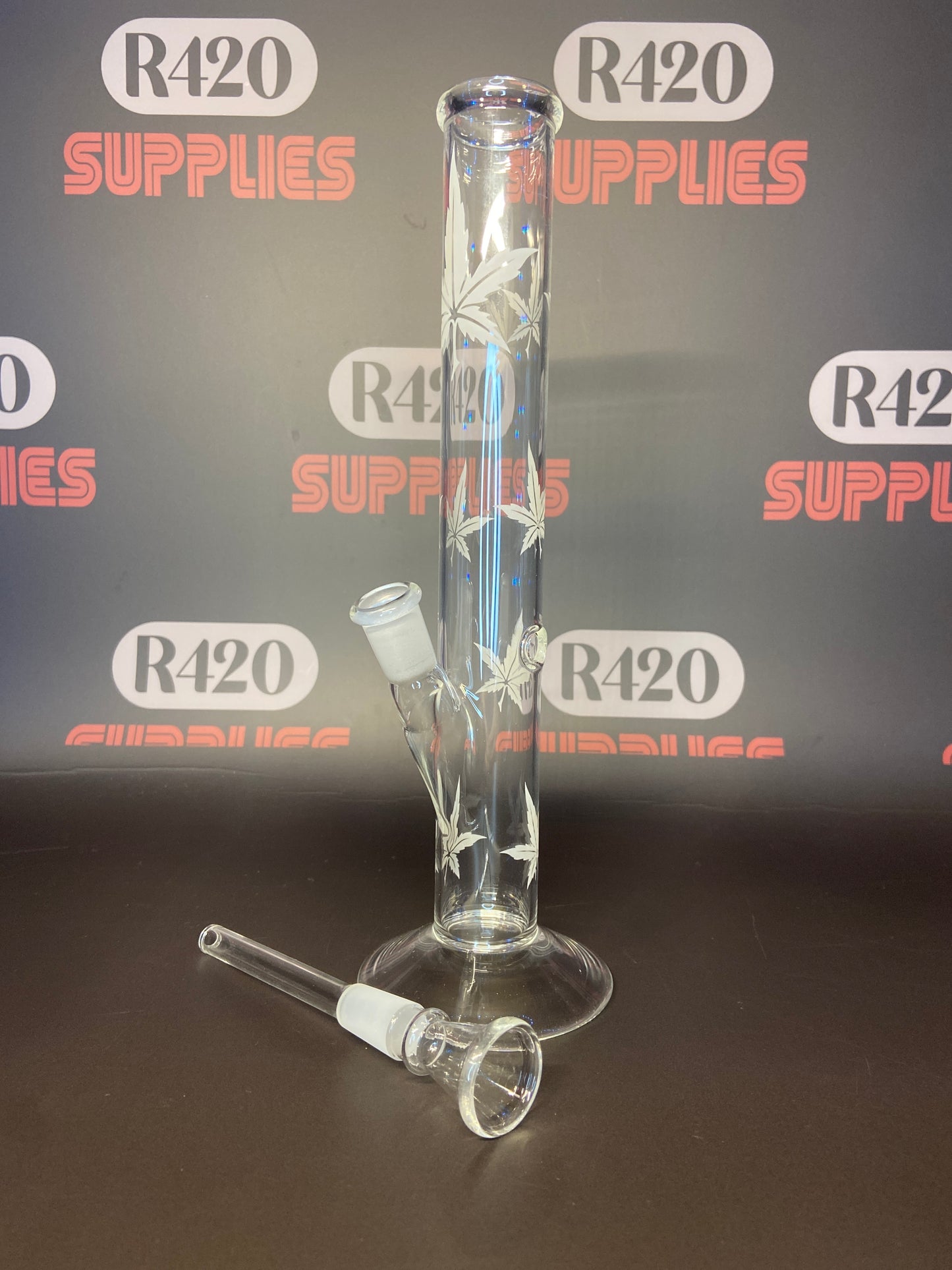 Glass Bong - Clear with Leaf Design - H: 38cm