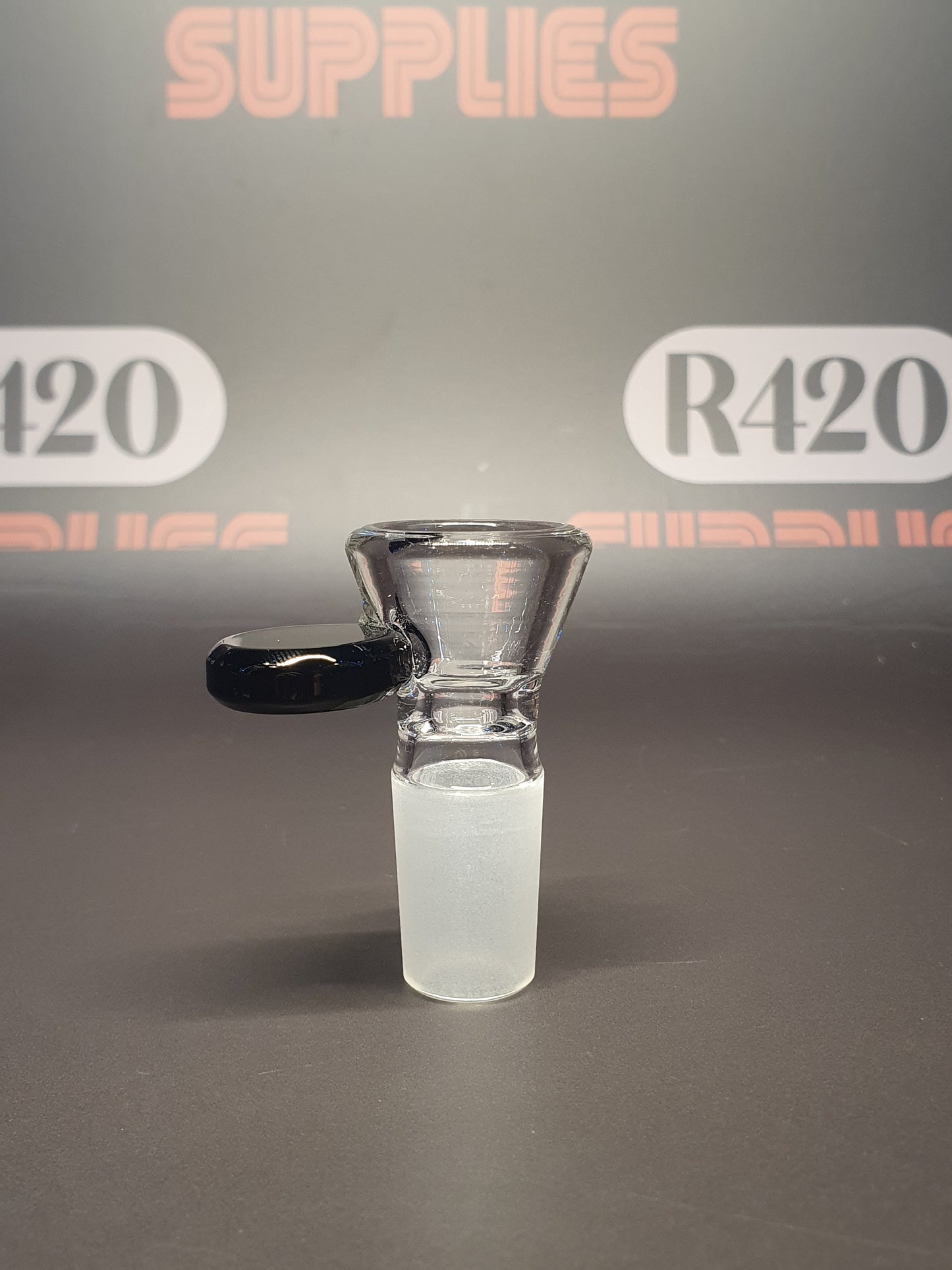 Glass Bowl - 18mm Male - Funnel Type with Coloured Pull Handle