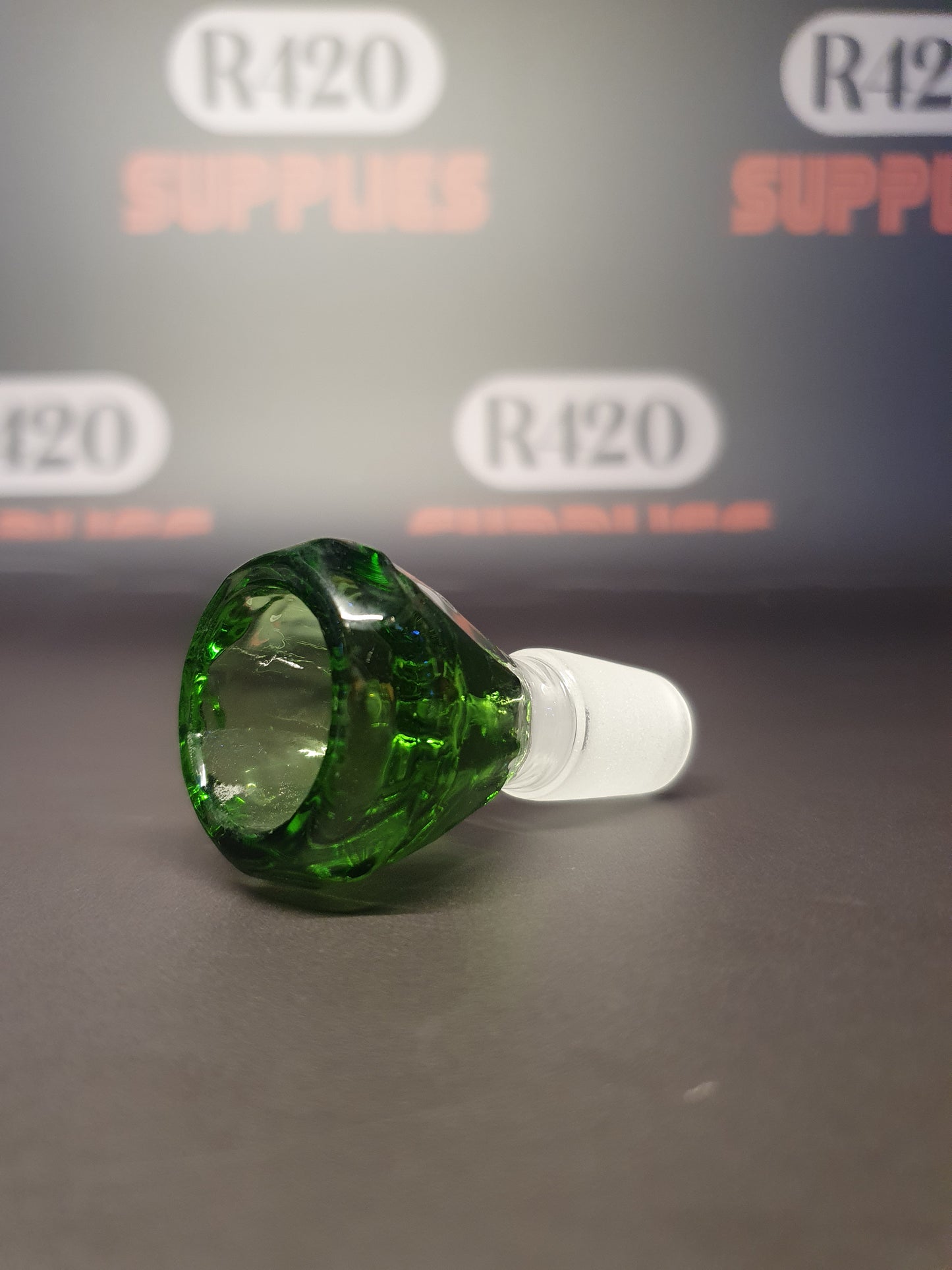 Glazen schaal met groene diamant - 18 mm mannelijk