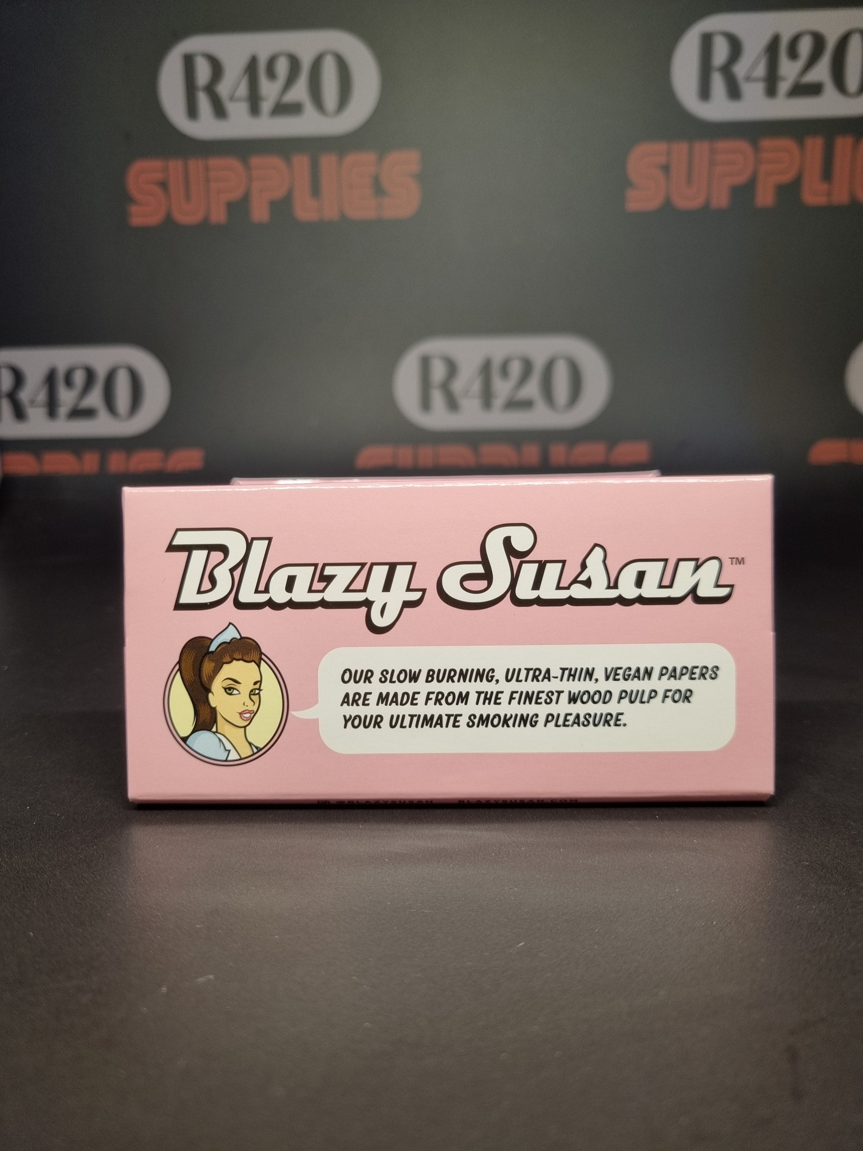 Blazy Susan Rolling Papers -Deluxe Rolling Kit - Pink