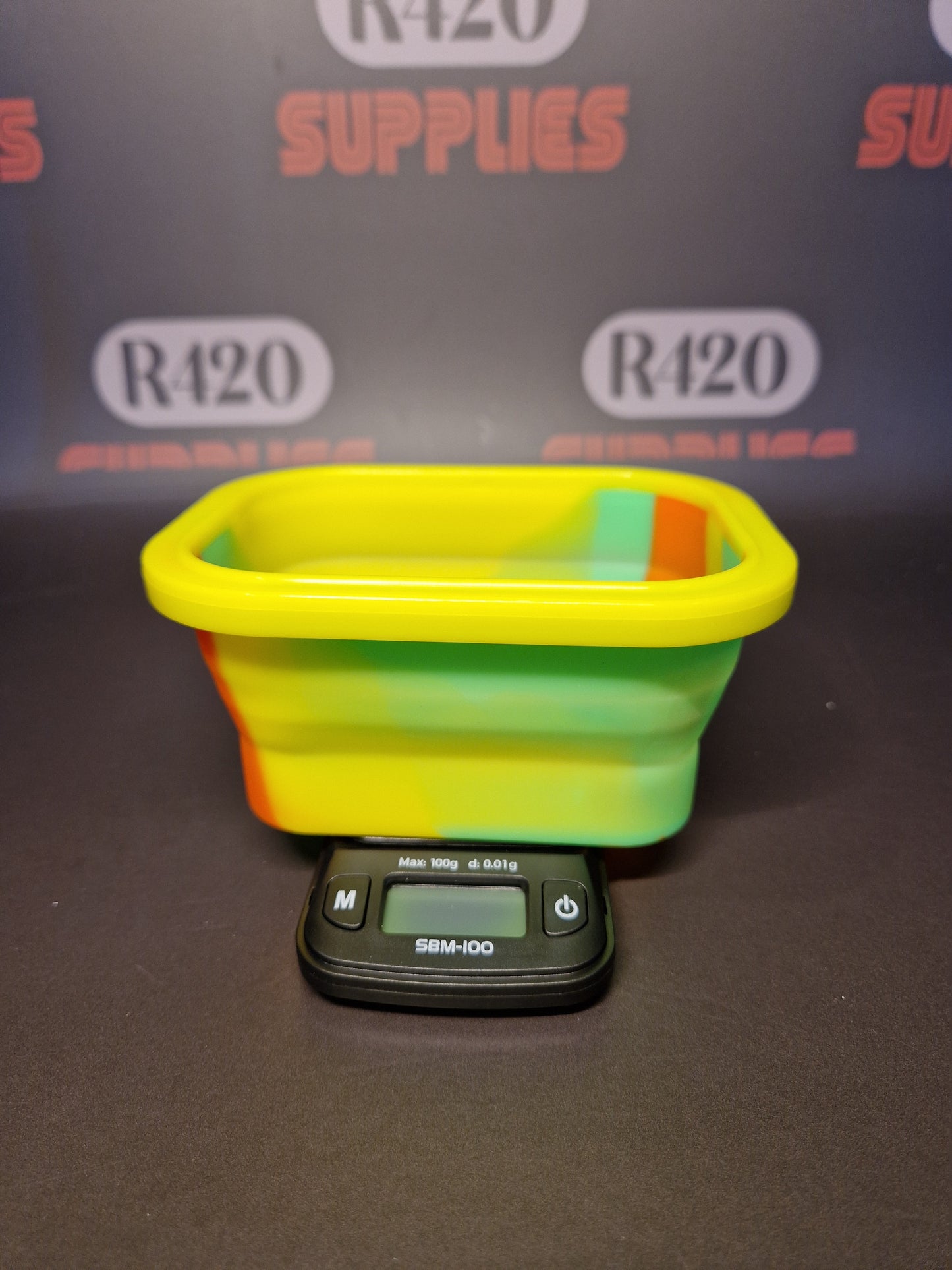 On Balance Digital Scales and Silicone Bowl - 0.01g / 100g