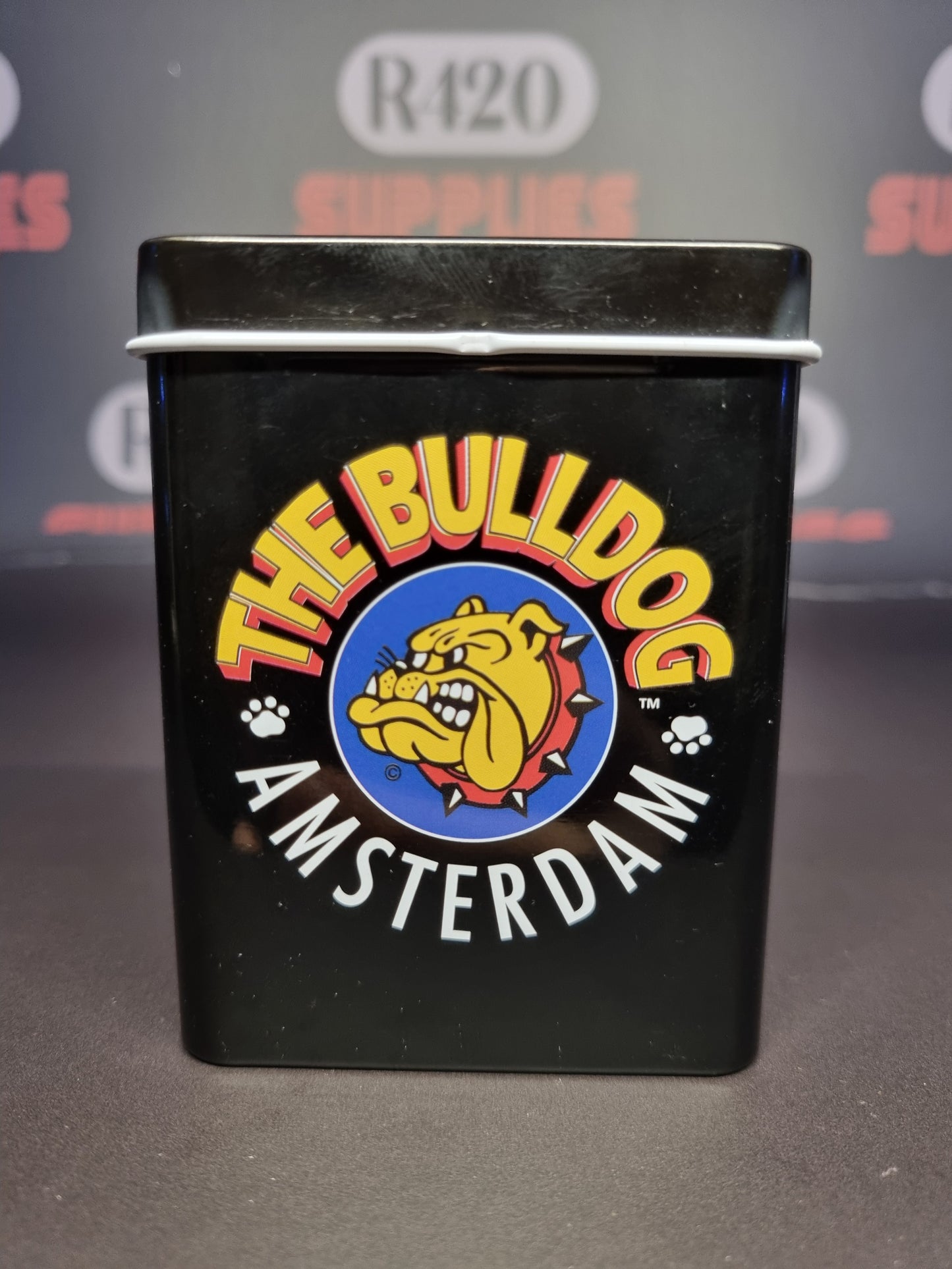Het Bulldog metalen opbergblik met scharnierend deksel