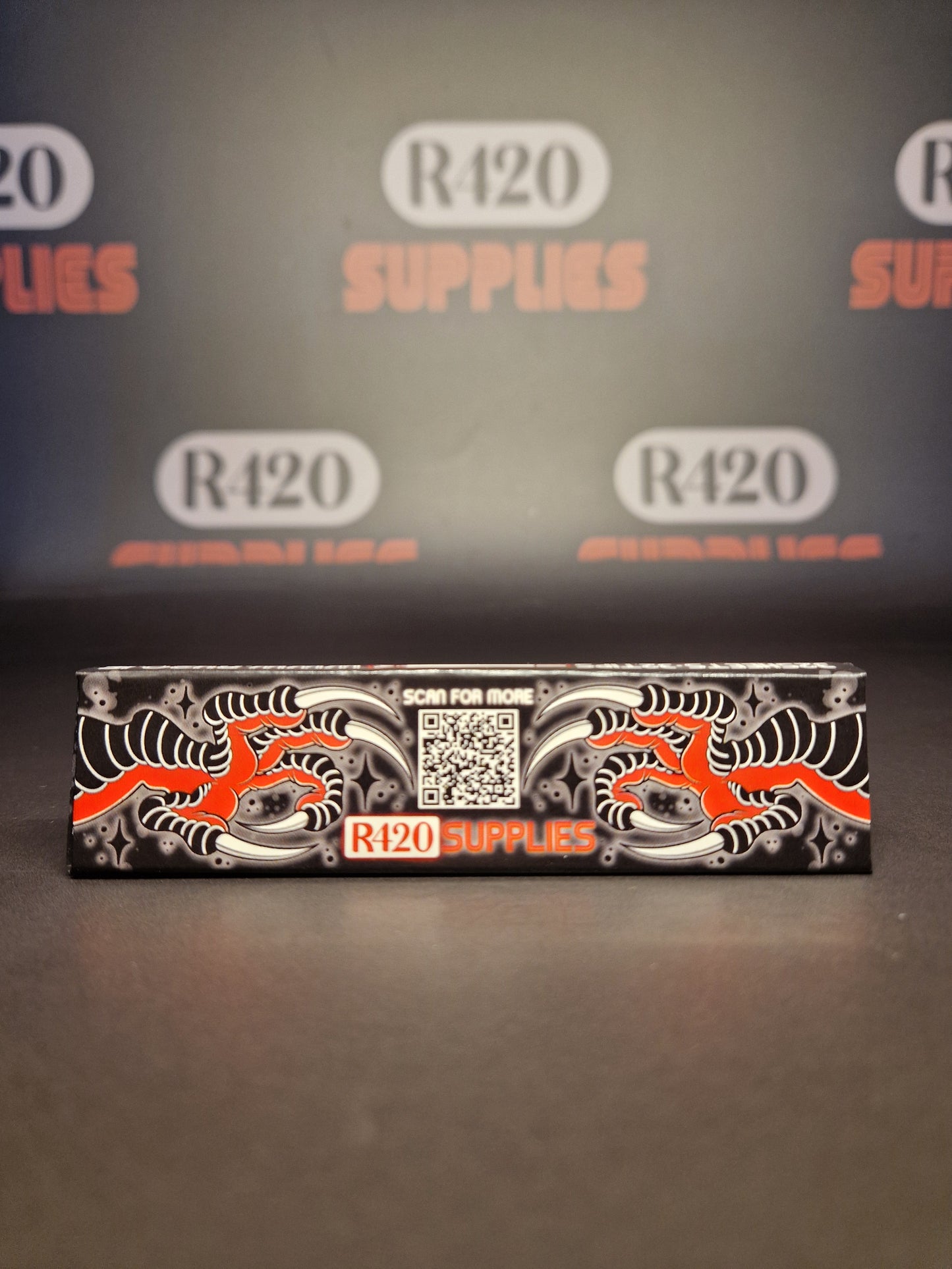 R420 5th Anniversary Rolling Papers - Kingsize Slim + Tips