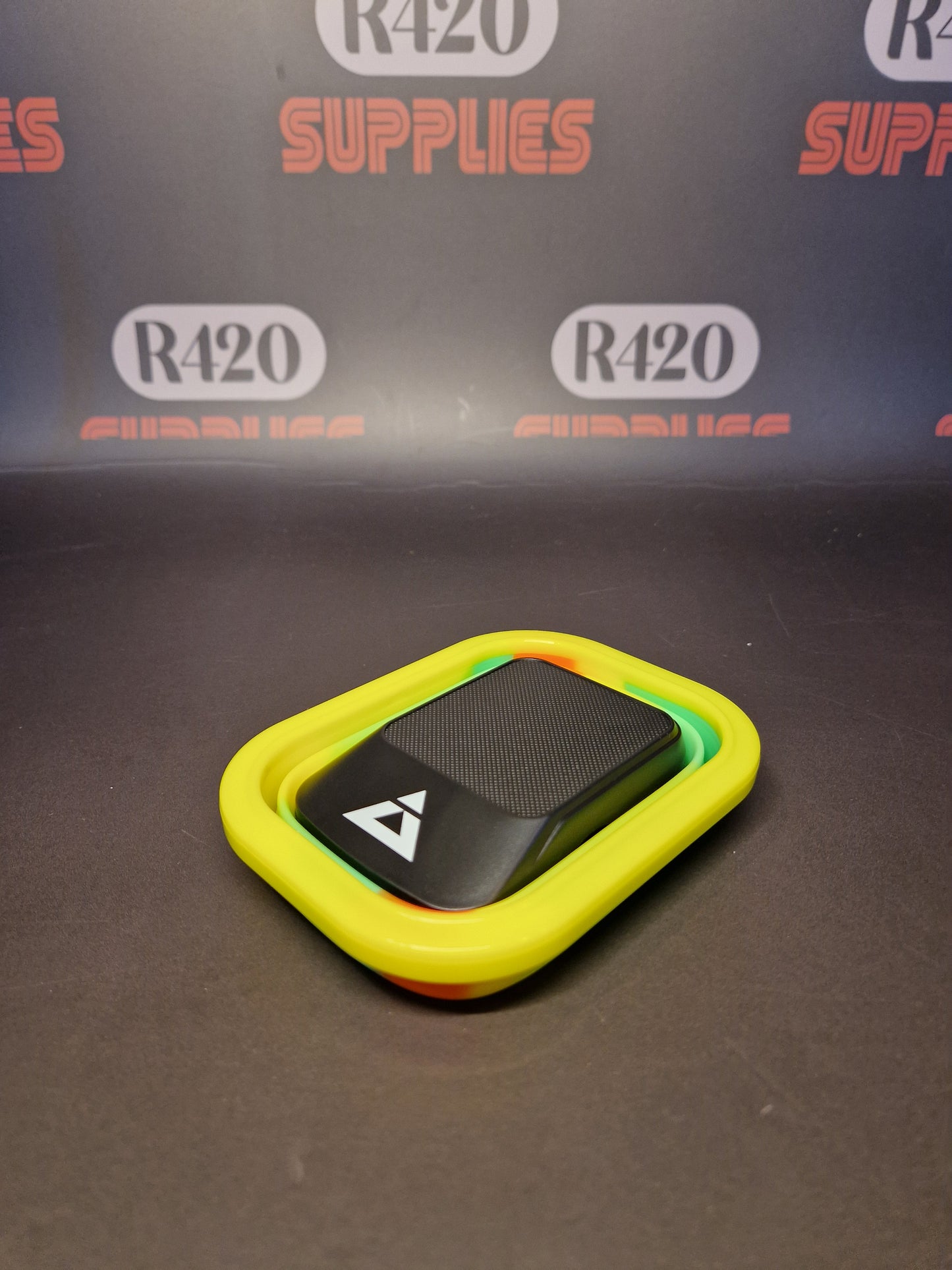 On Balance Digital Scales and Silicone Bowl - 0.01g / 100g