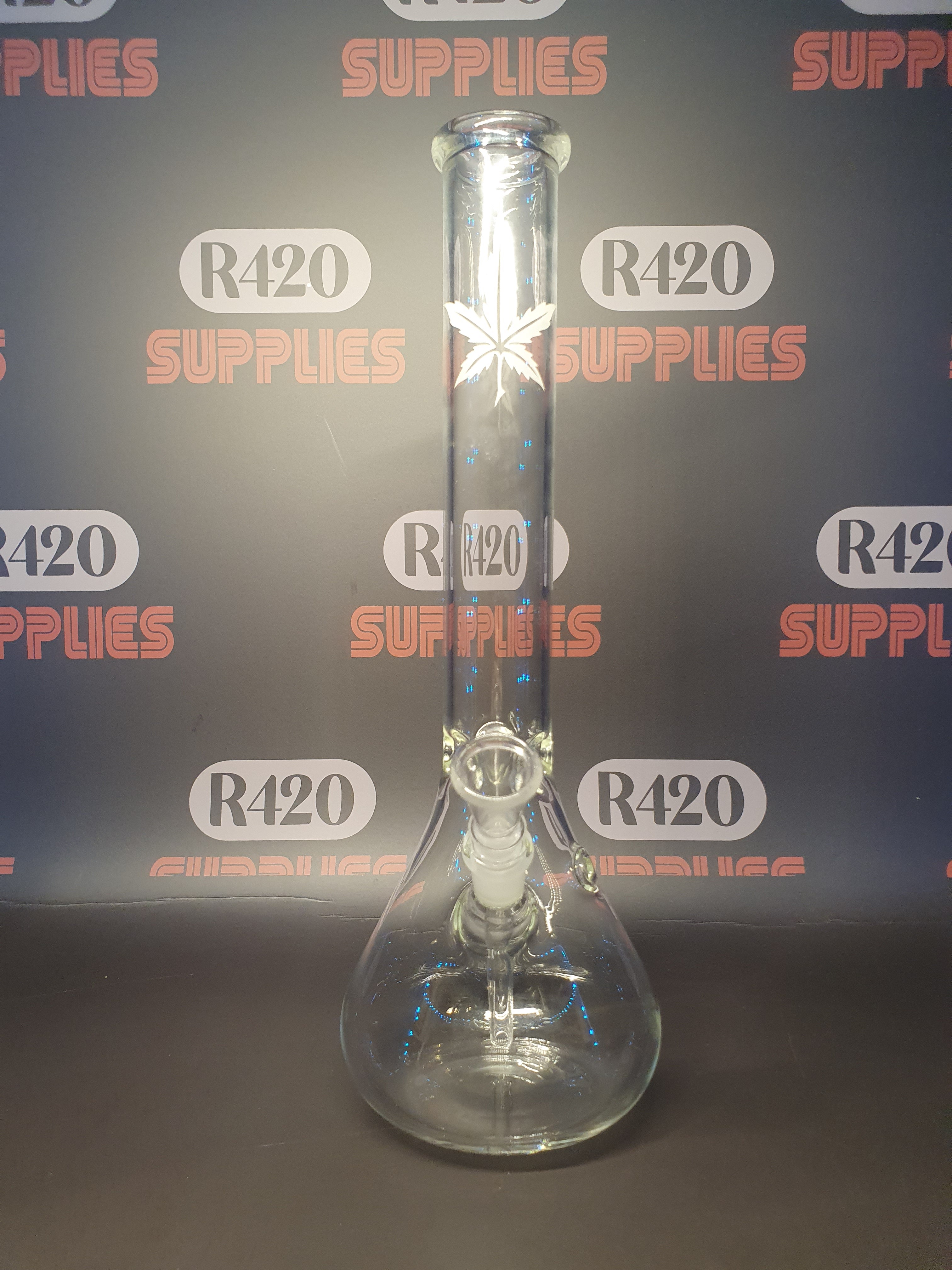 Glass Bong With Leaf Design - H: 34cm