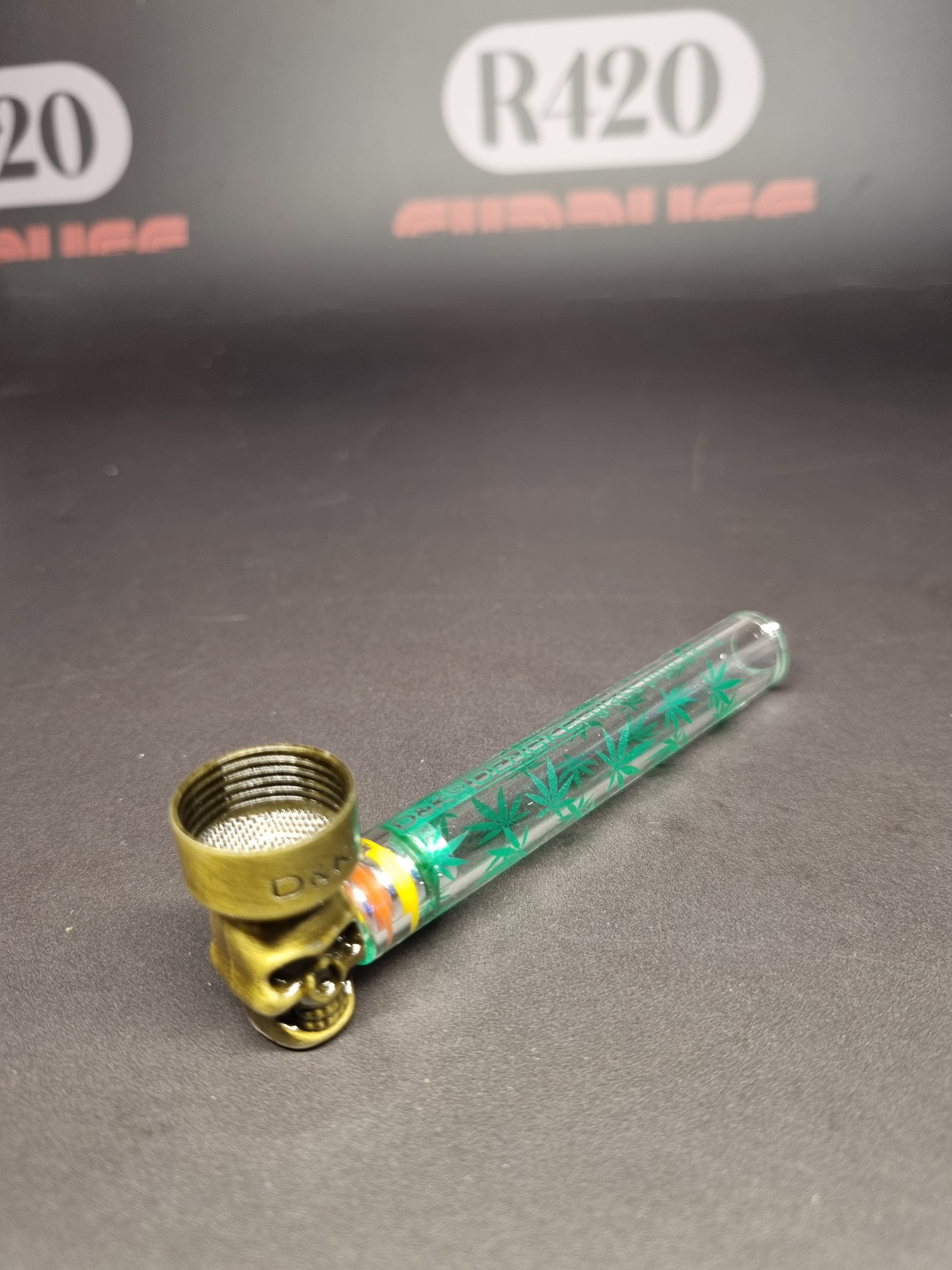 Glass Pipe with Metal Bowl & Screens - 9cm