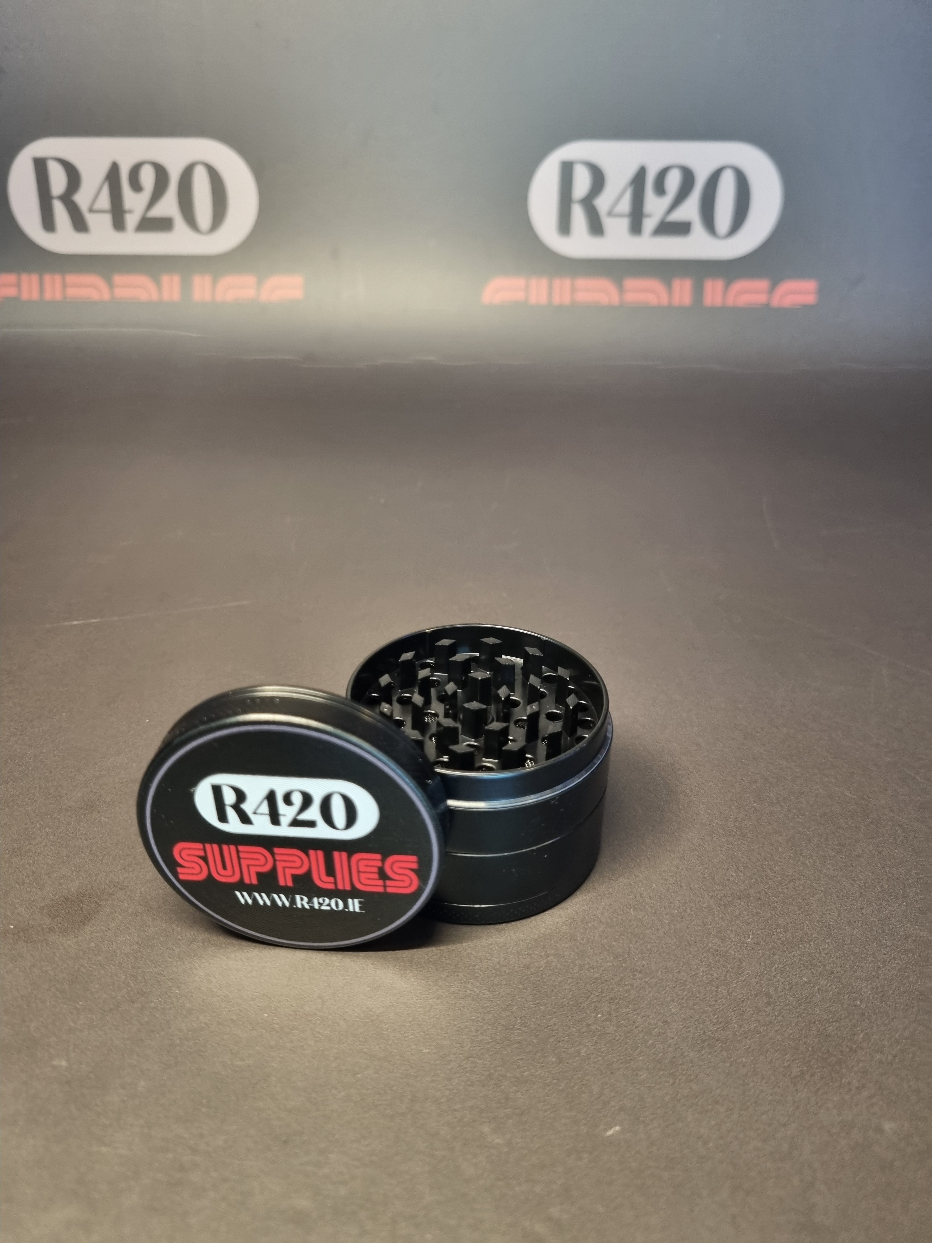 R420 Supplies Metal Grinder - 50mm - 4 Part