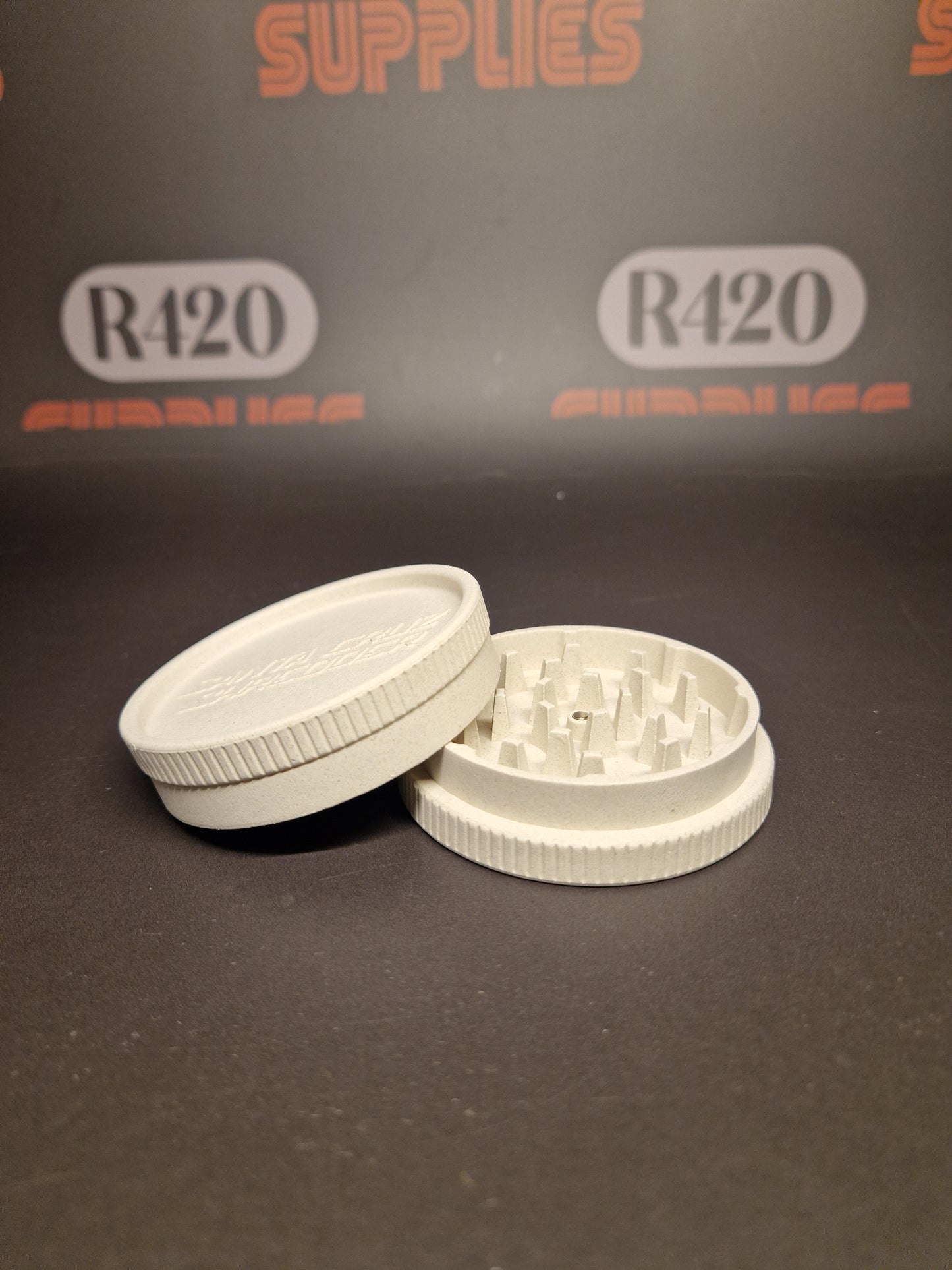 R420 Biologisch Afbreekbaar Hennep Plastic - 2-Delige Grinder - 55 mm