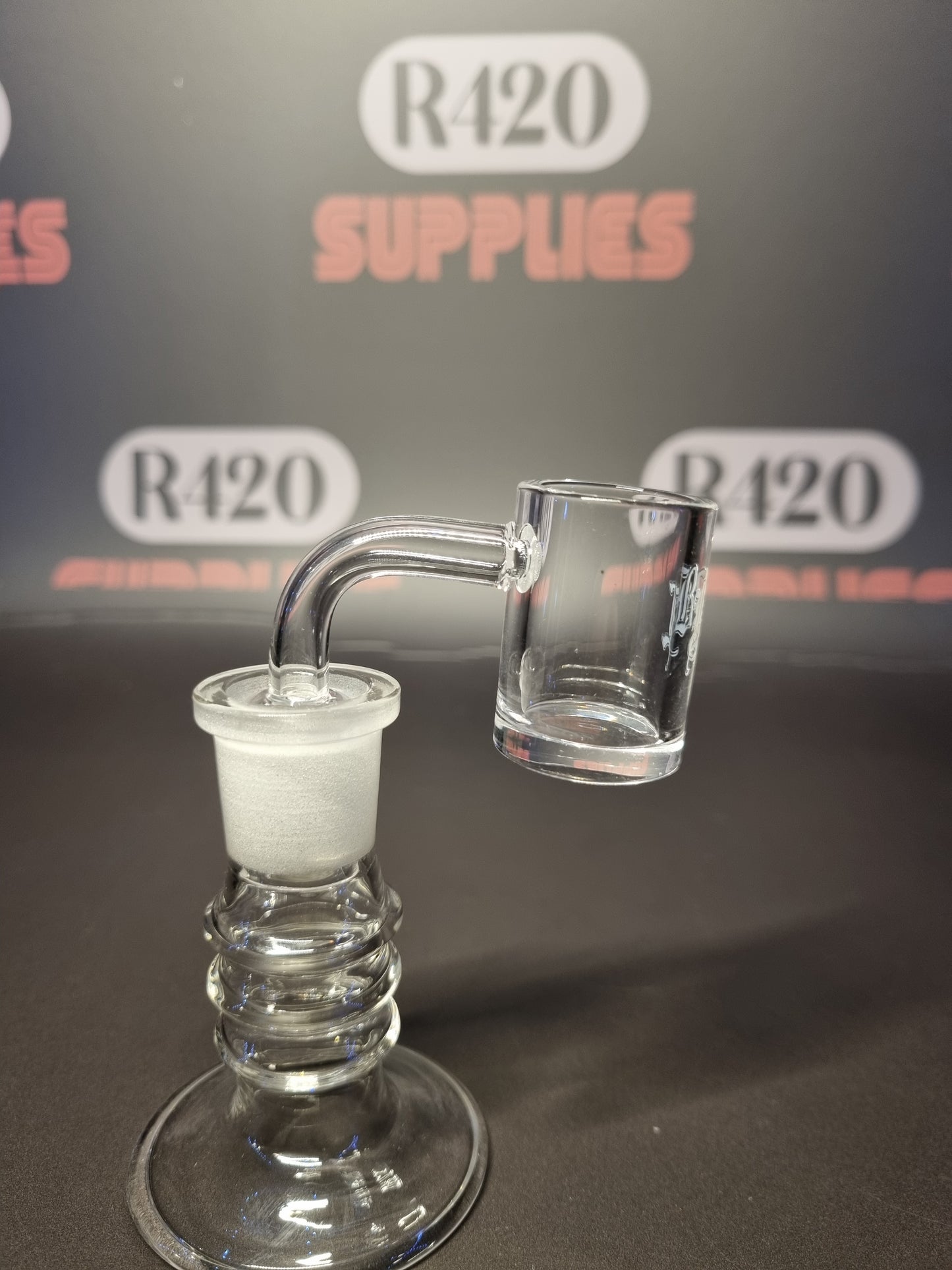 Quartz Banger  - 18mm / 90° Male Fitting - Spinner Carb Cap & Pearls