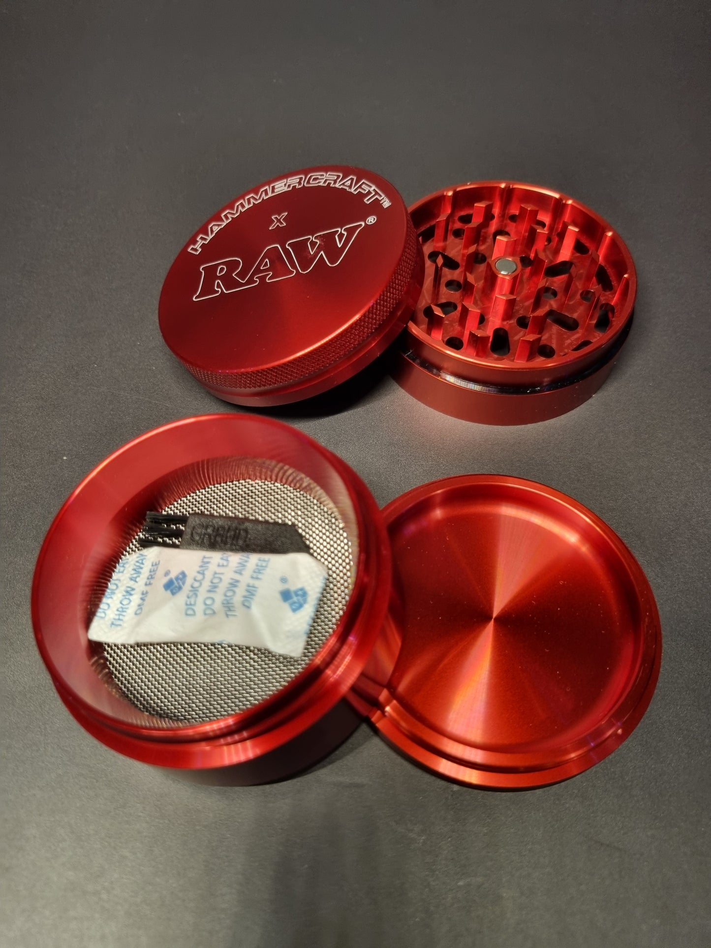 Hammercraft x RAW Aluminium  Grinder - 4 Piece  - Large 61mm - Red