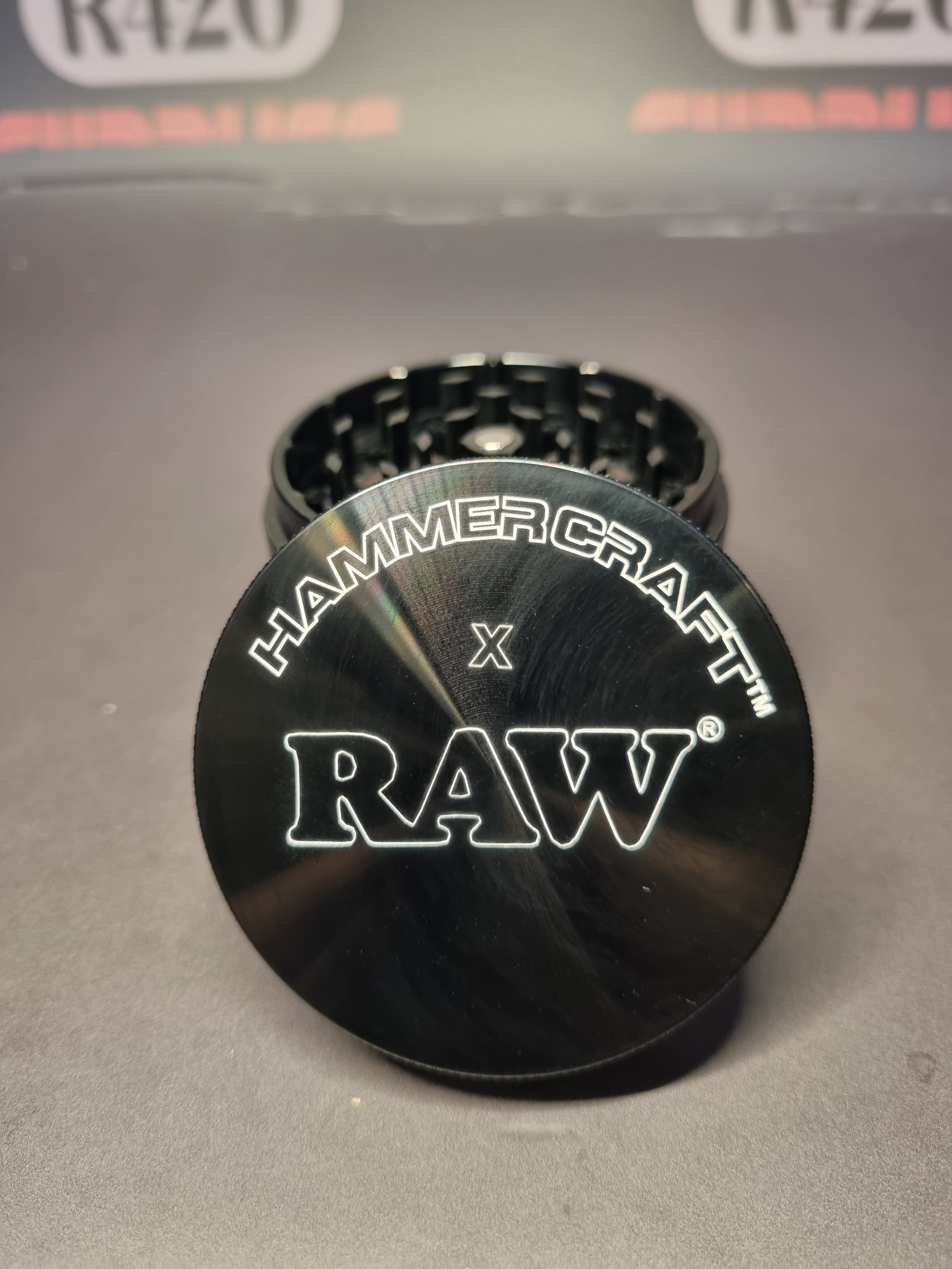 Hammercraft x RAW Aluminium  Grinder - 4 Piece  - Large 61mm - Black