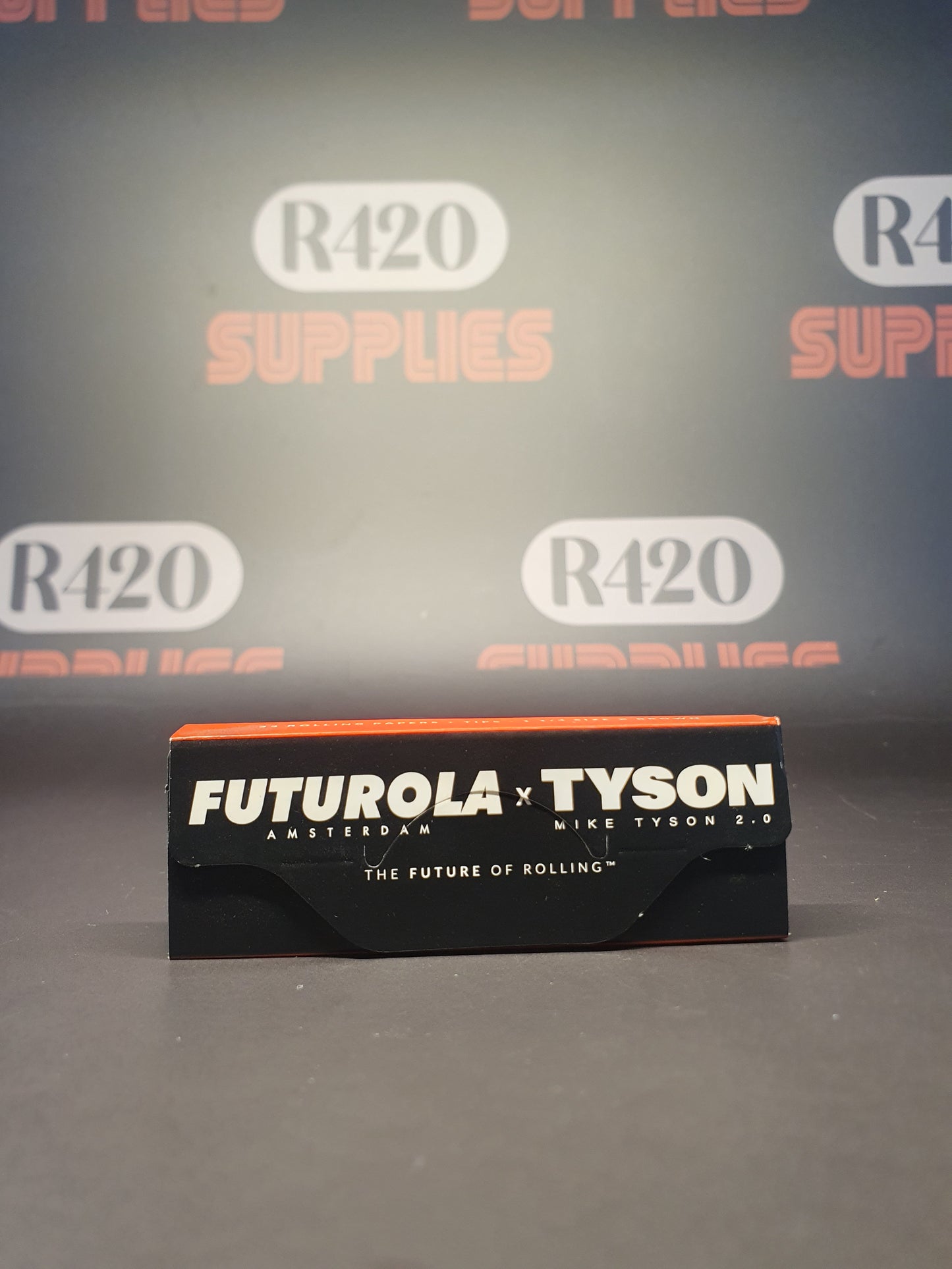Tyson Papers x Futurola - 1 1/4 + Tips (33 bladeren)