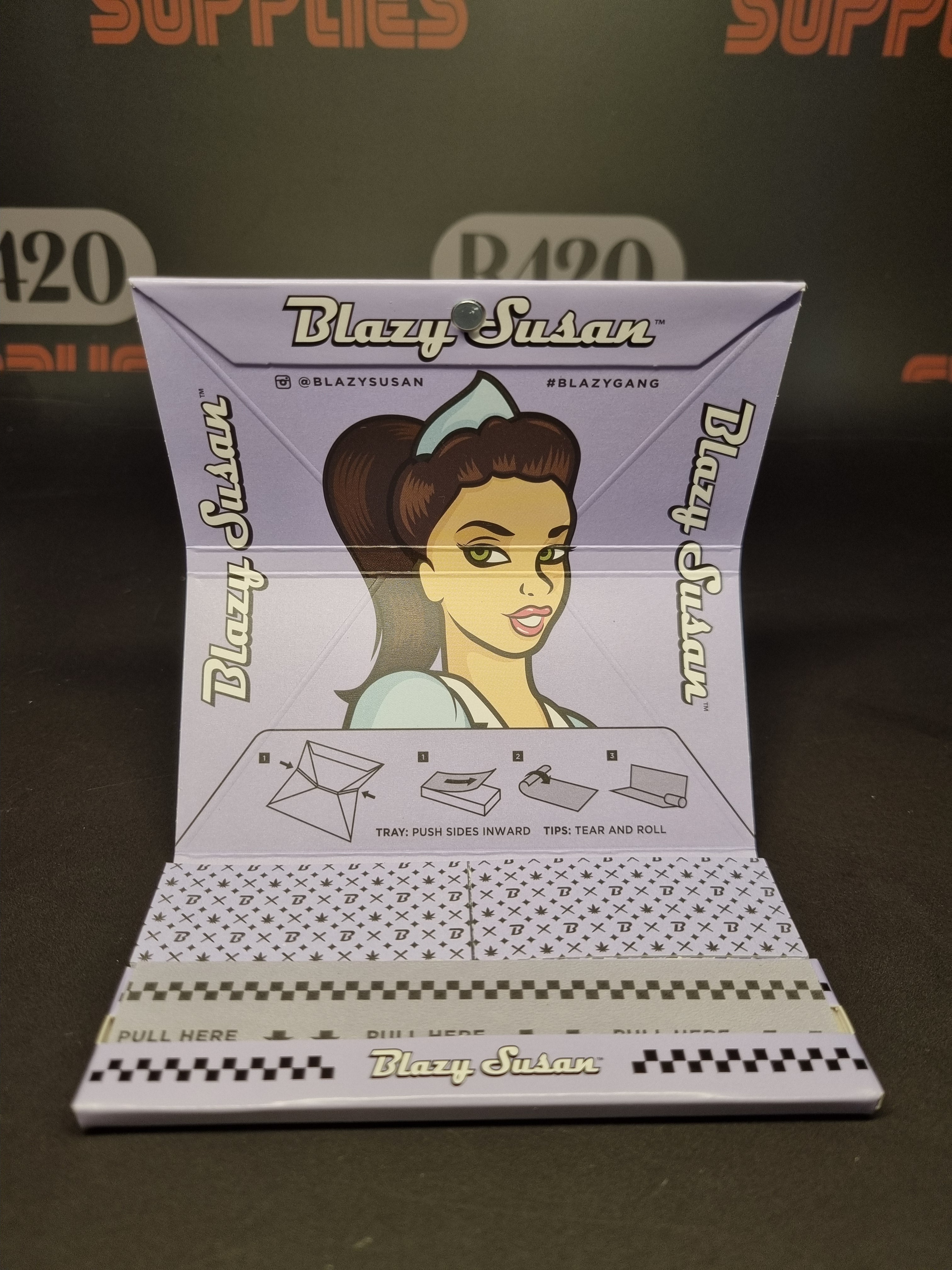 Blazy Susan Rolling Papers -Deluxe Rolling Kit - Purple