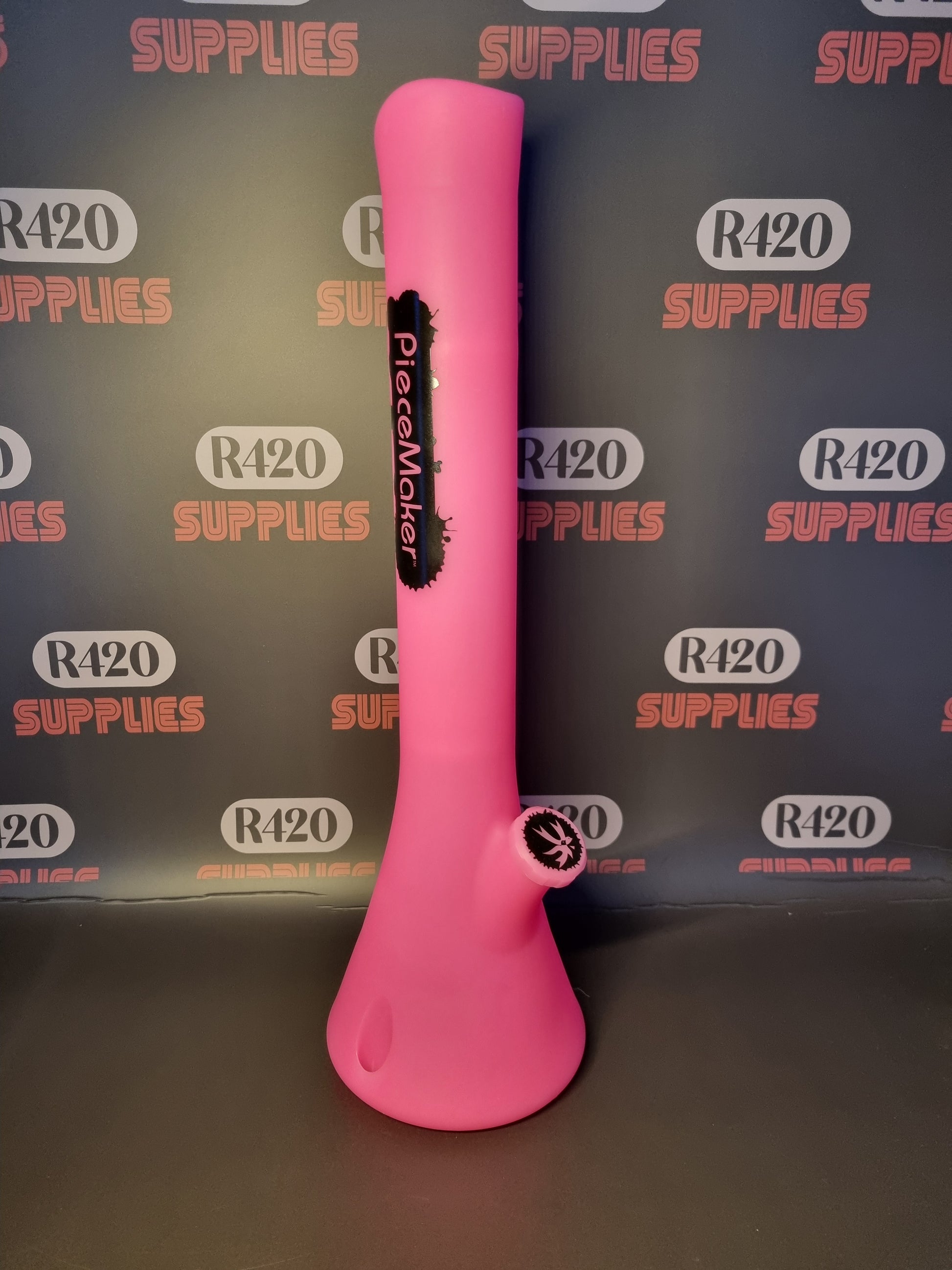 PieceMaker "Kahuna" Miss Pinky Glow - Silicone Bong - 55cm (66mm) R420 Supplies PieceMaker "Kahuna" Miss Pinky Glow - Silicone Bong - 55cm (66mm) R420 Supplies