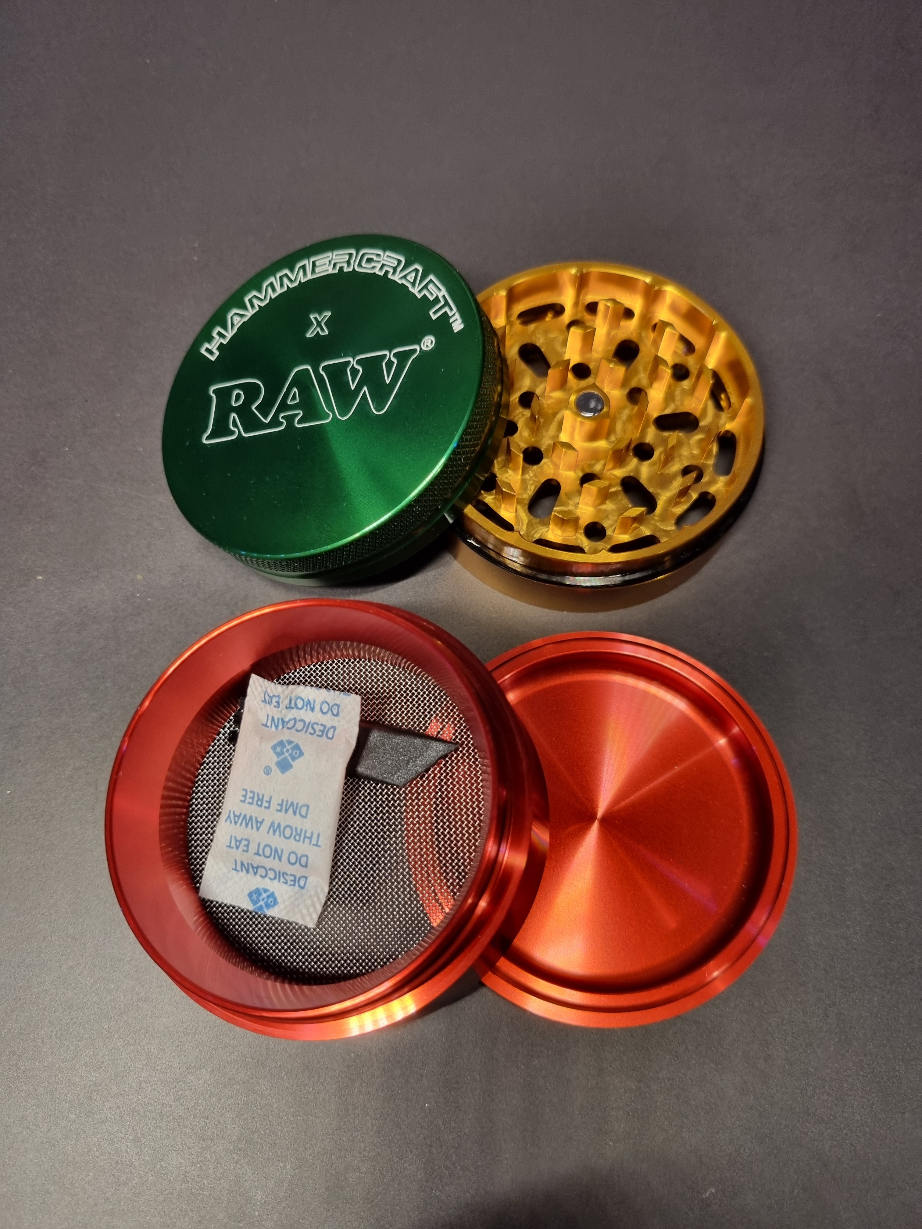 Hammercraft x RAW Aluminium  Grinder - 4 Piece  - Large 61mm - Rasta