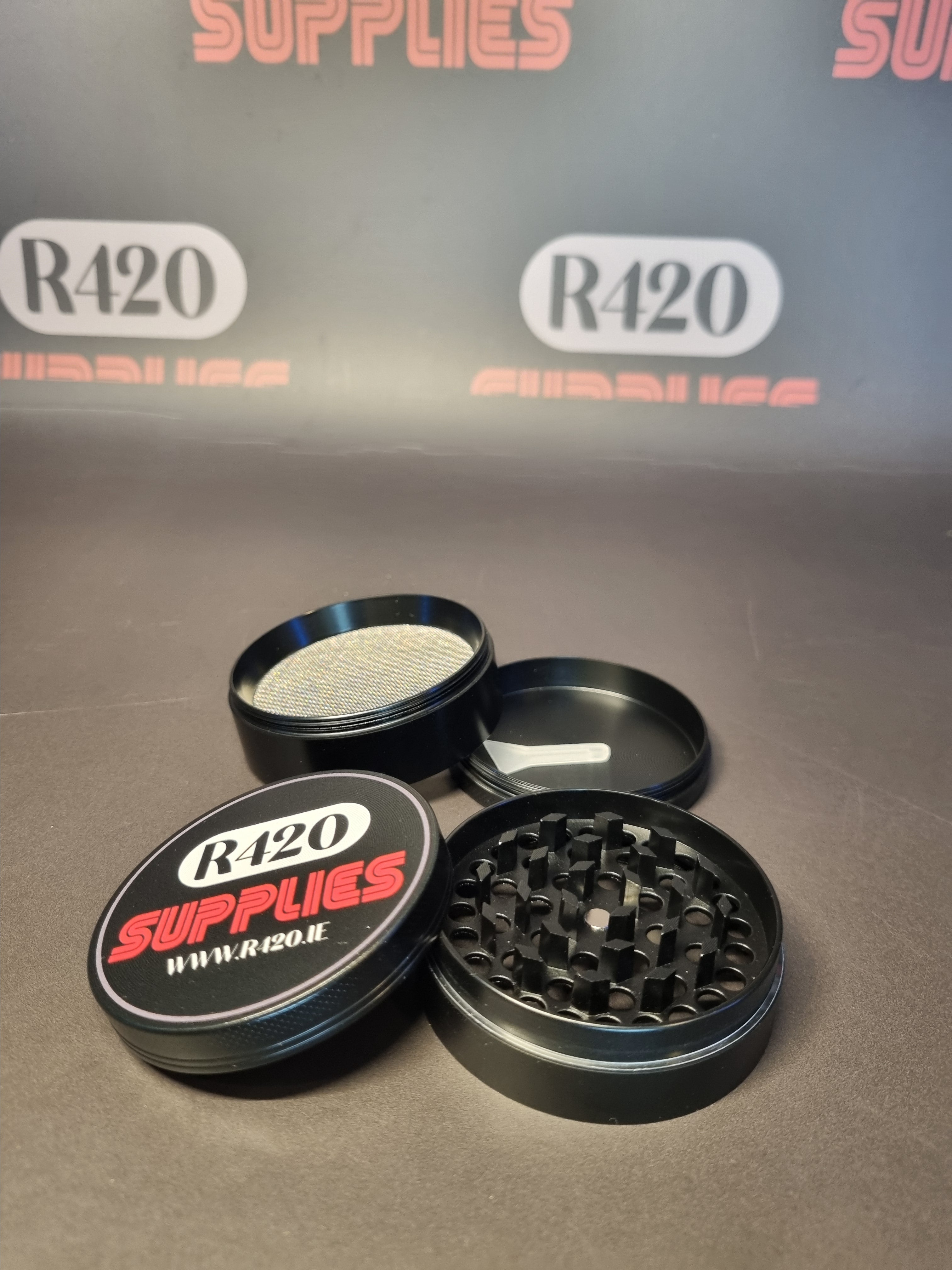 R420 Supplies Metal Grinder - 60mm - 4 Part