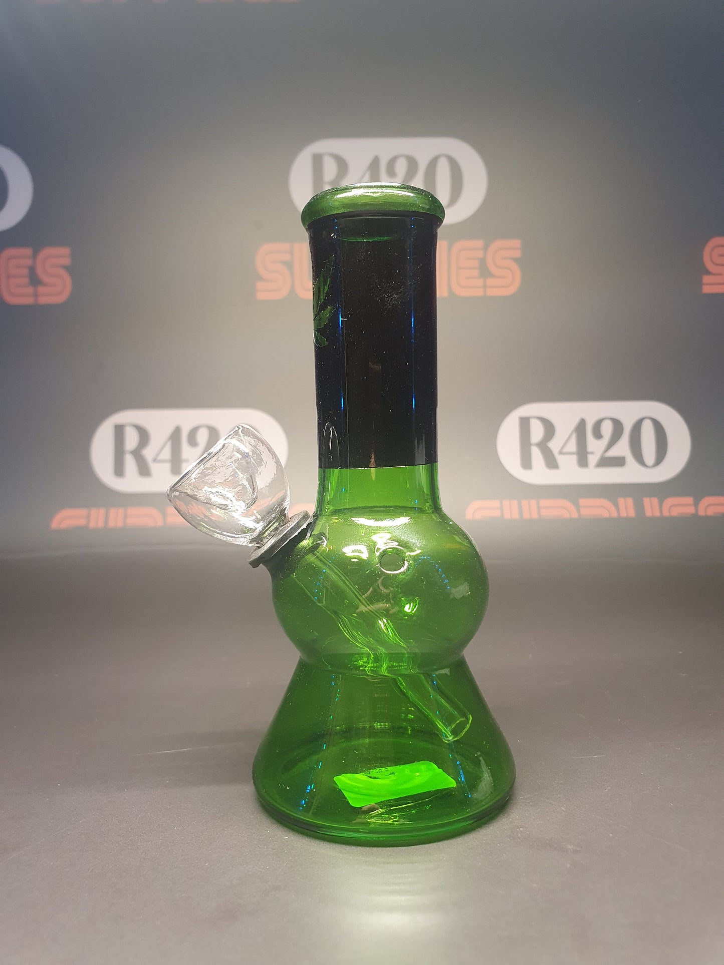 Mini Glass Bong - 136mm - Green