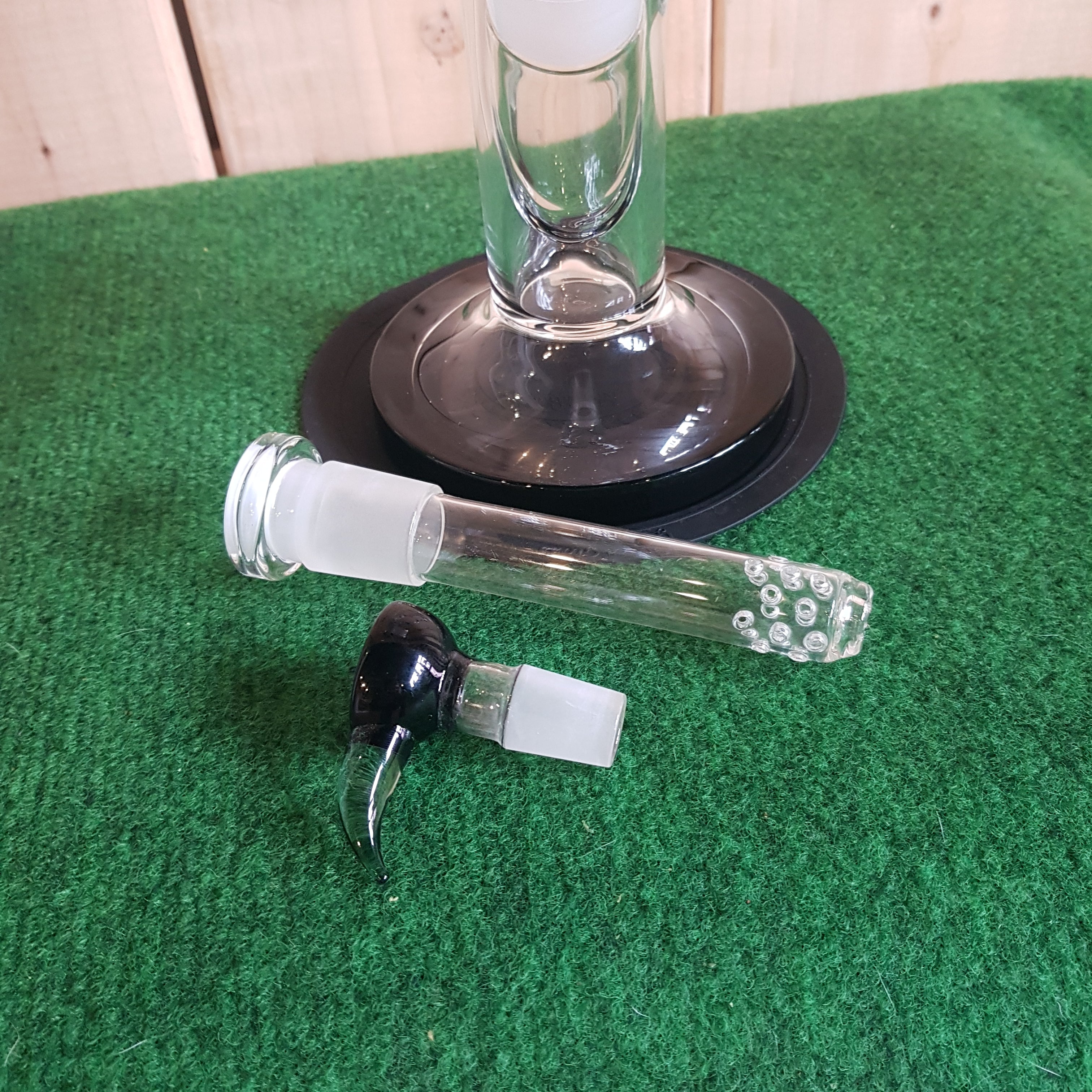 G-Rollz Banksy "Flower Thrower" - Straight Glass Bong - H: 35cm