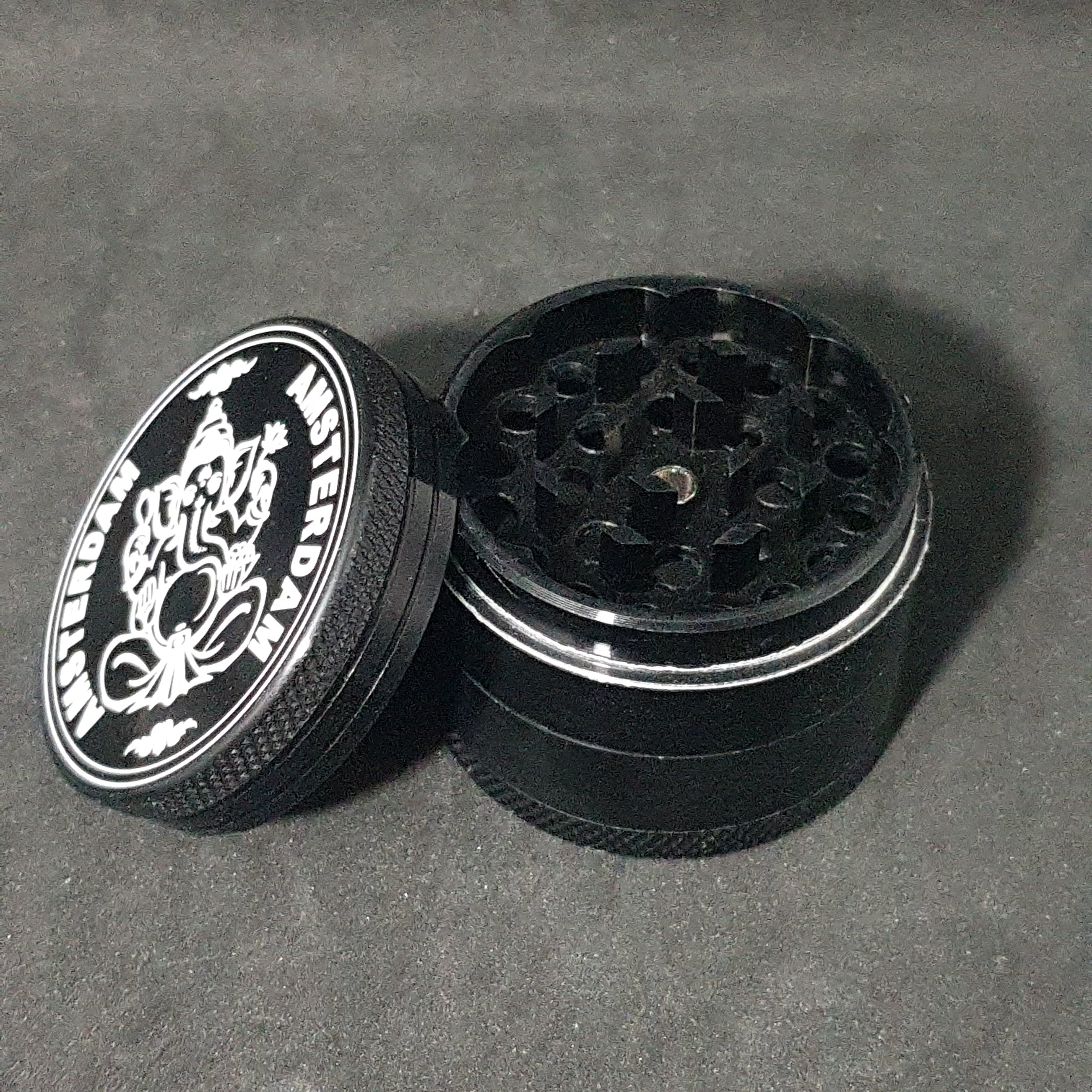 Amsterdam Metal Grinder - 50mm - 4 Part - Black