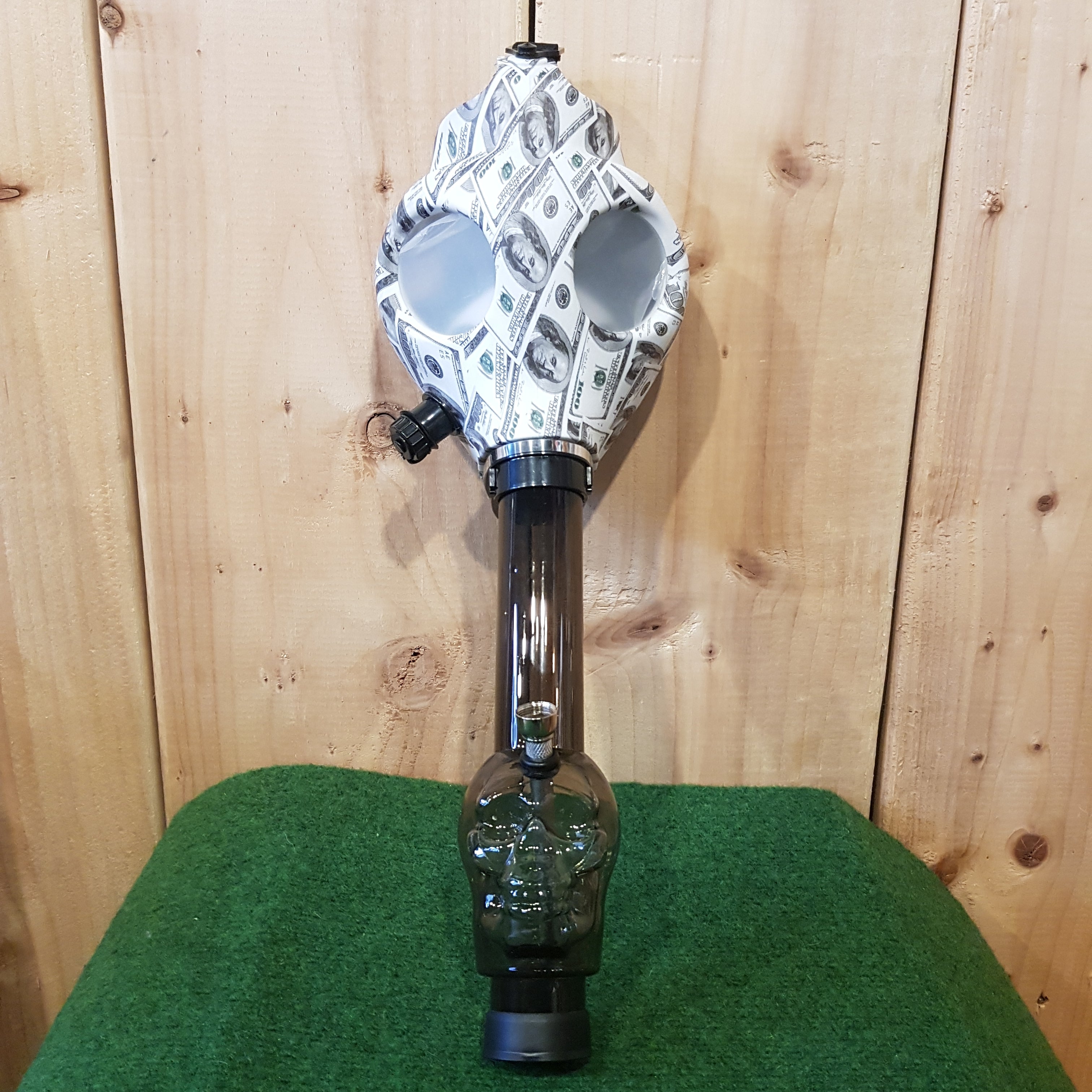 Gas Mask Bong - Dollar Bill Mask & Skull Bong